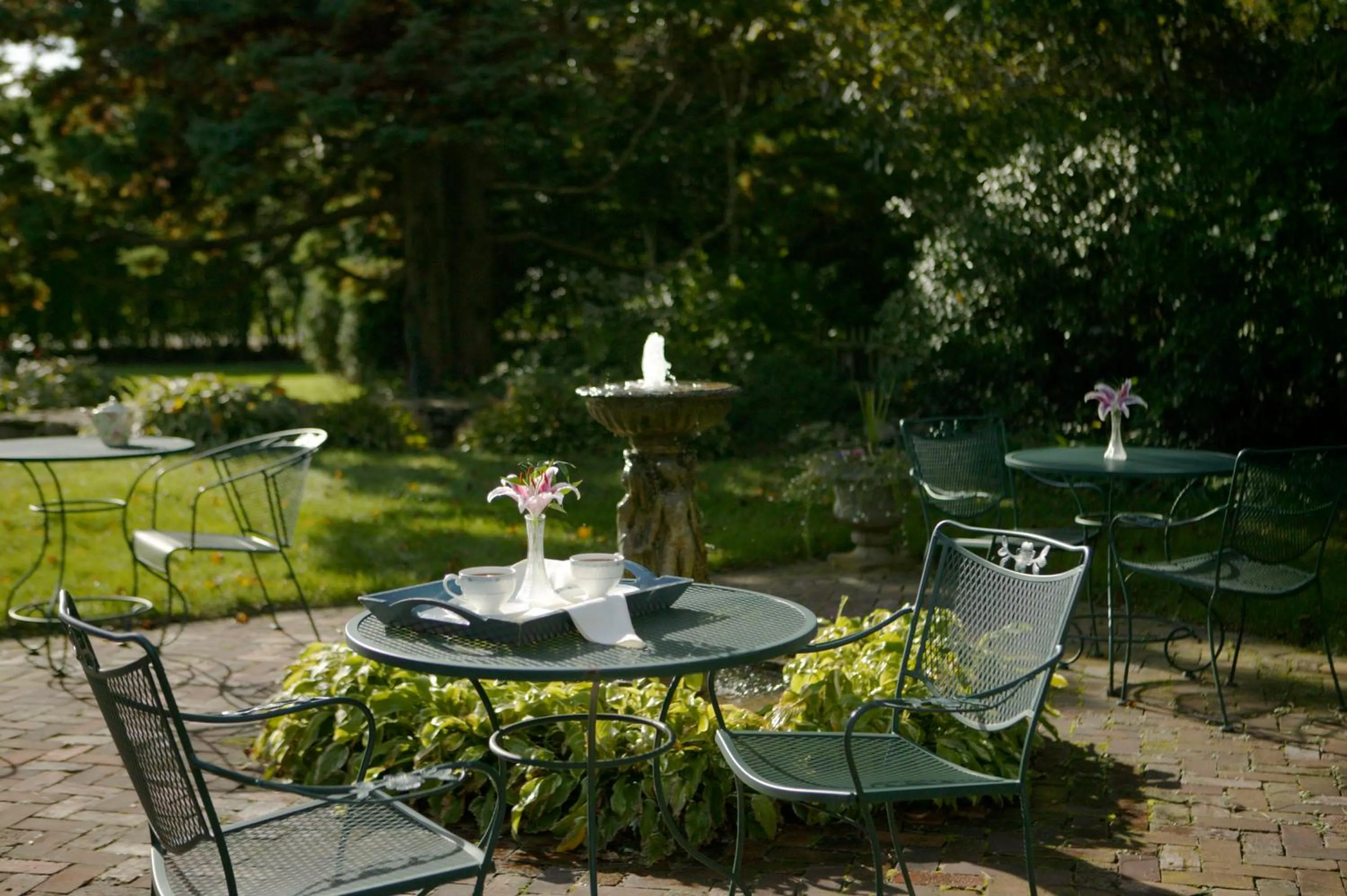 Patio in Captain's House Inn
