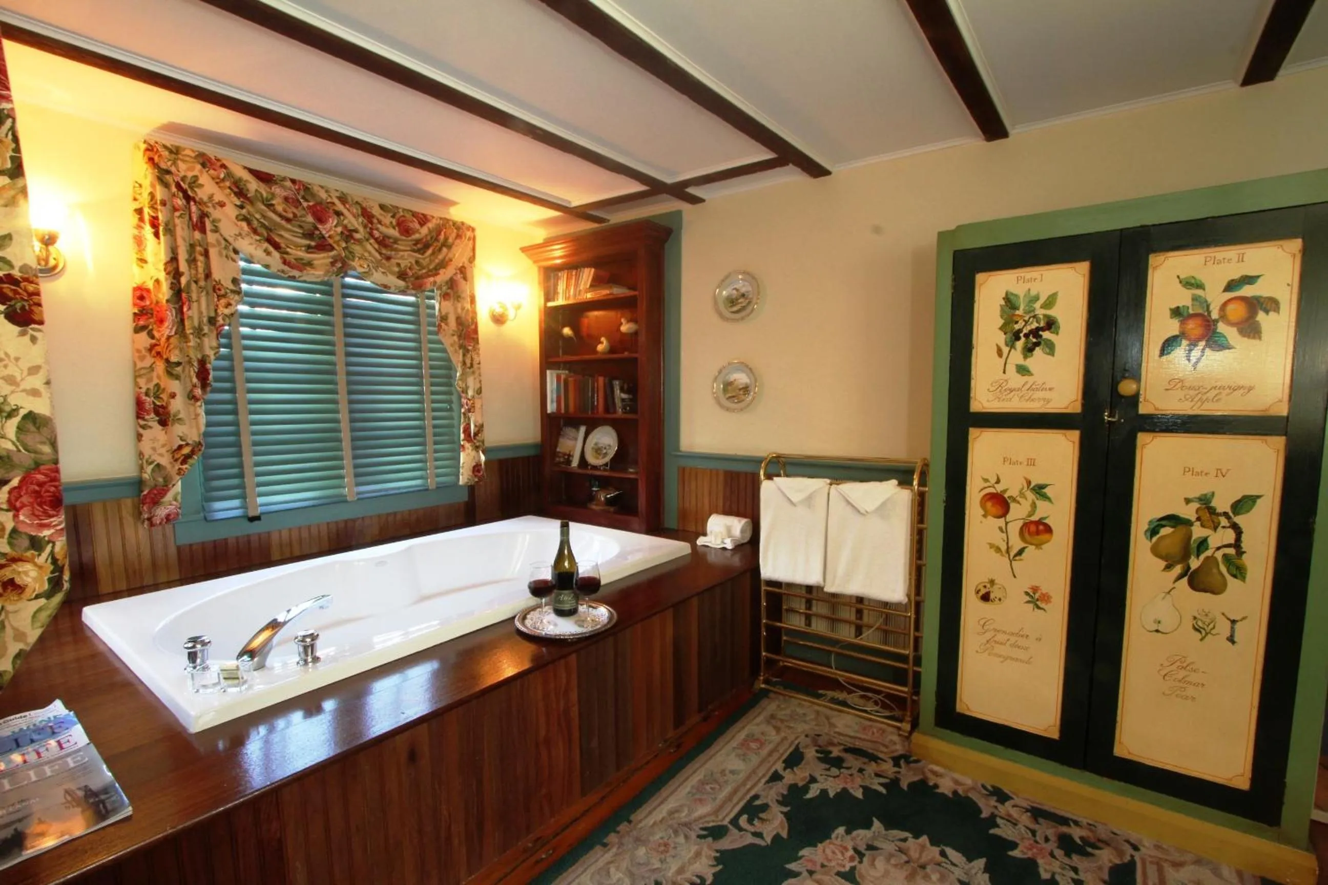 Bathroom in Captain's House Inn