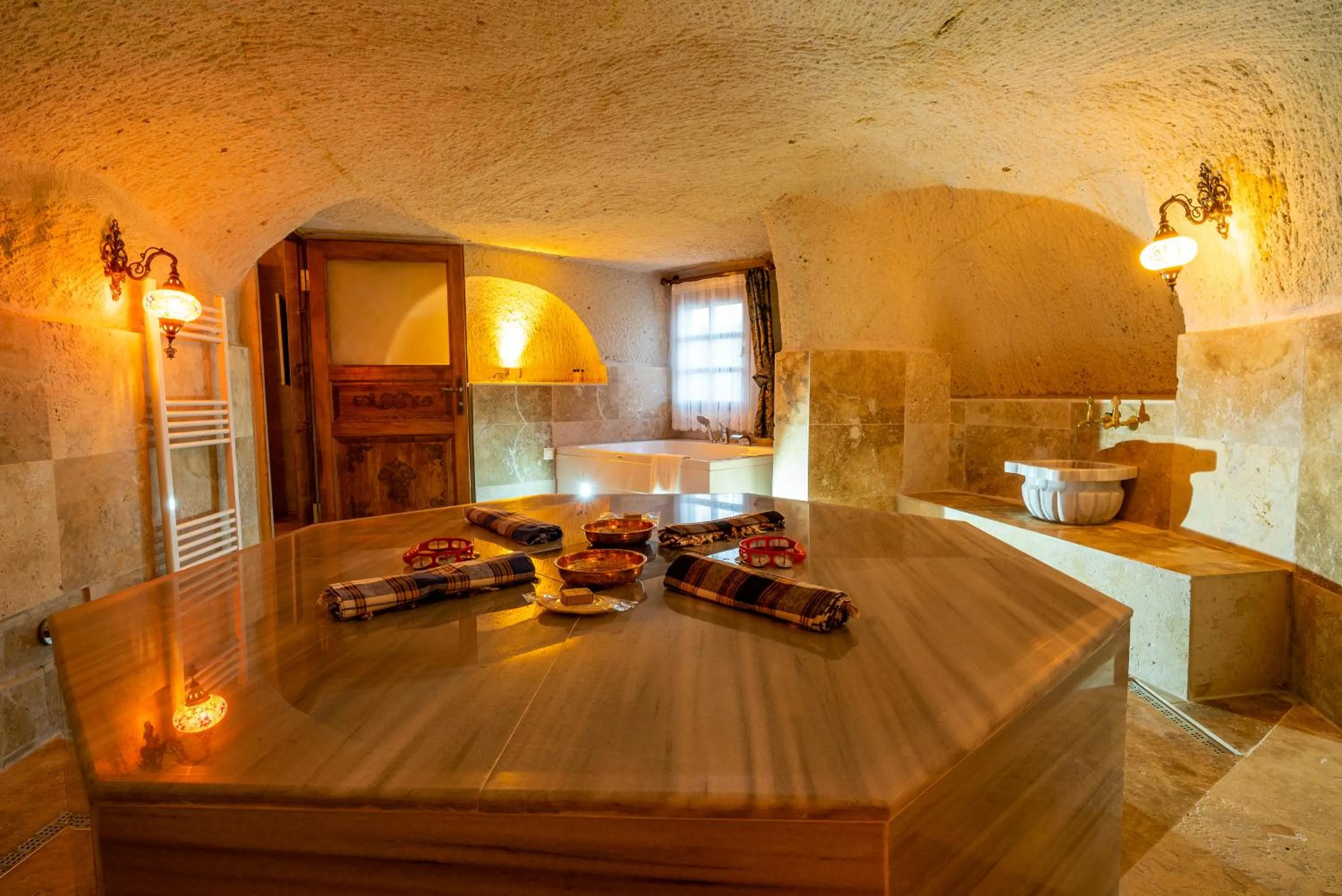 Bathroom in CAPPANAR CAVE HOTEL