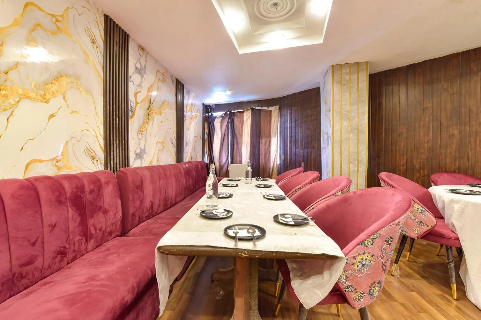 Restaurant/places to eat in FabHotel Sikka Royal Classic - Mall road