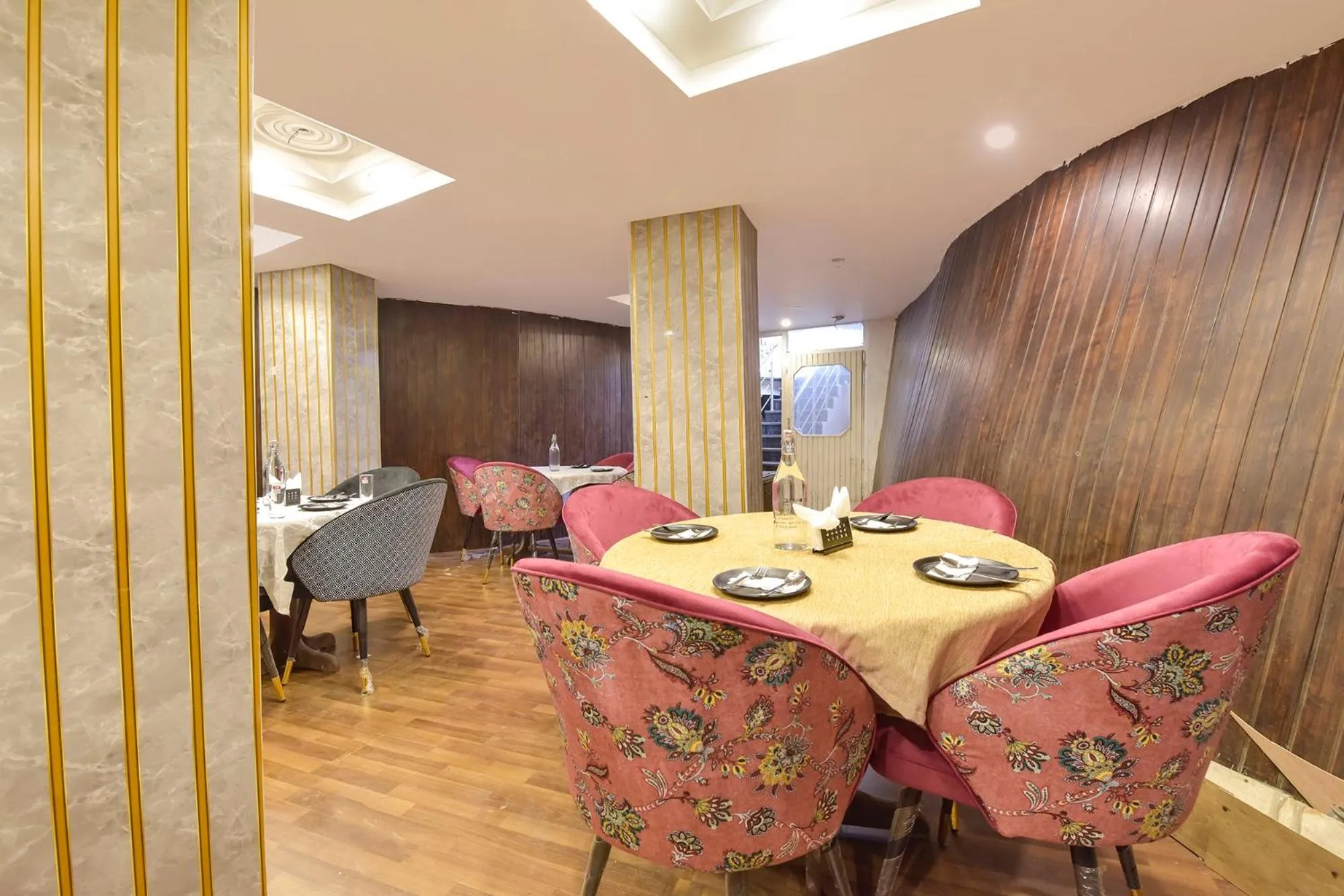 Restaurant/places to eat in FabHotel Sikka Royal Classic - Mall road
