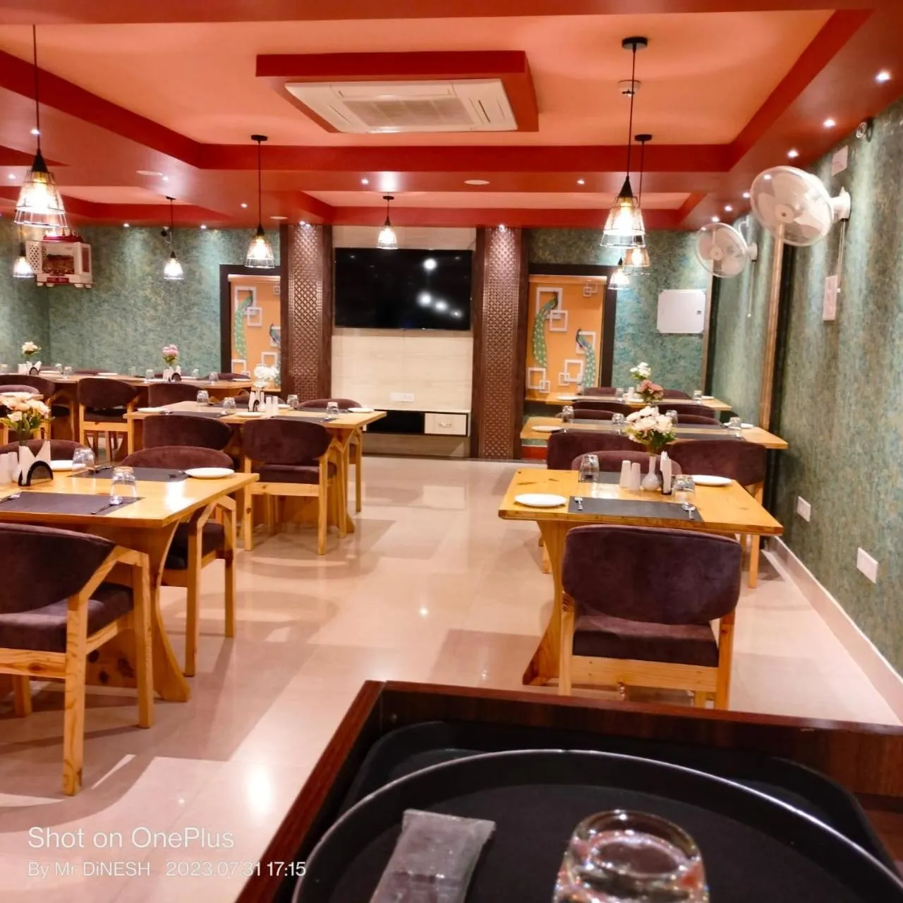 Restaurant/places to eat in karisma premium