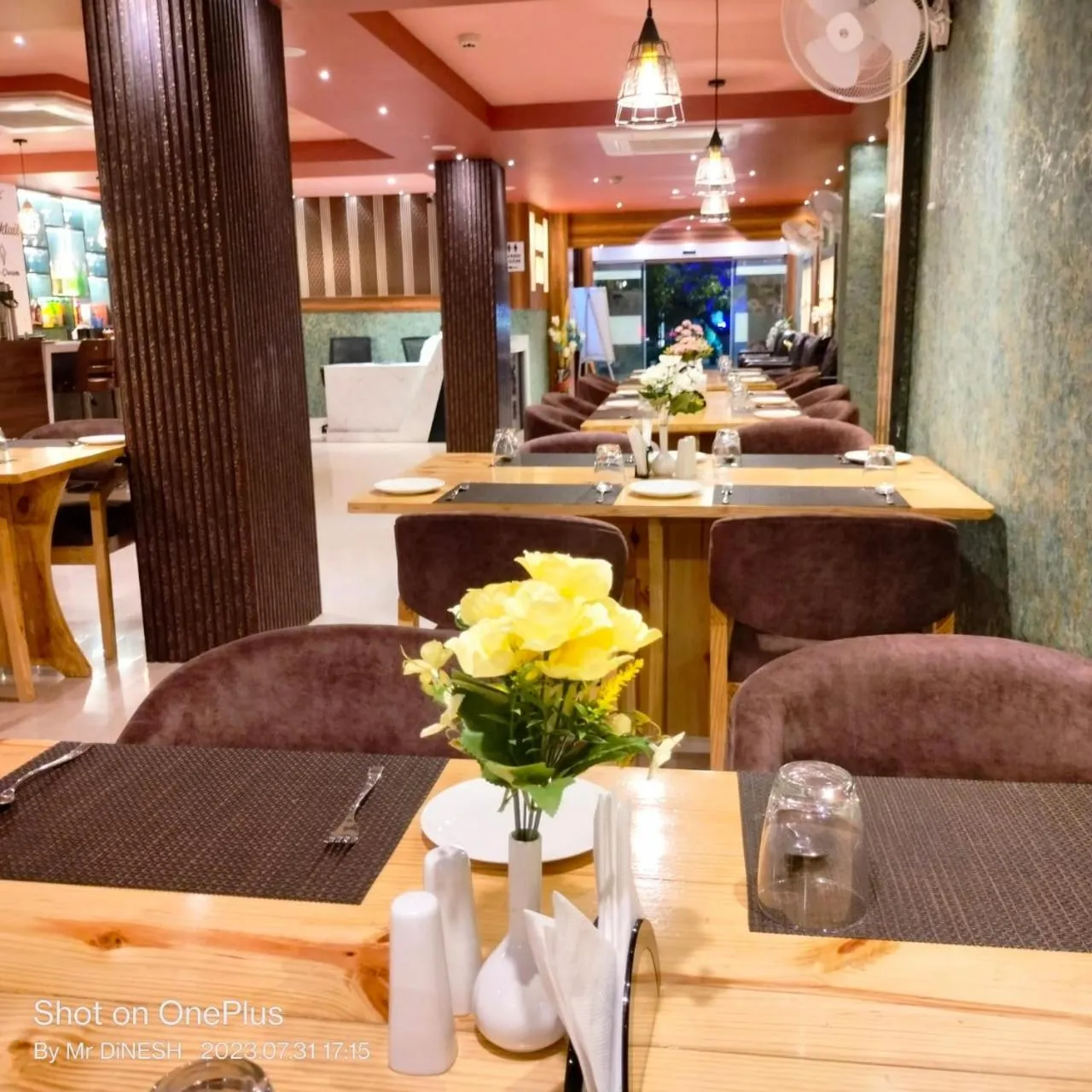 Restaurant/places to eat in karisma premium