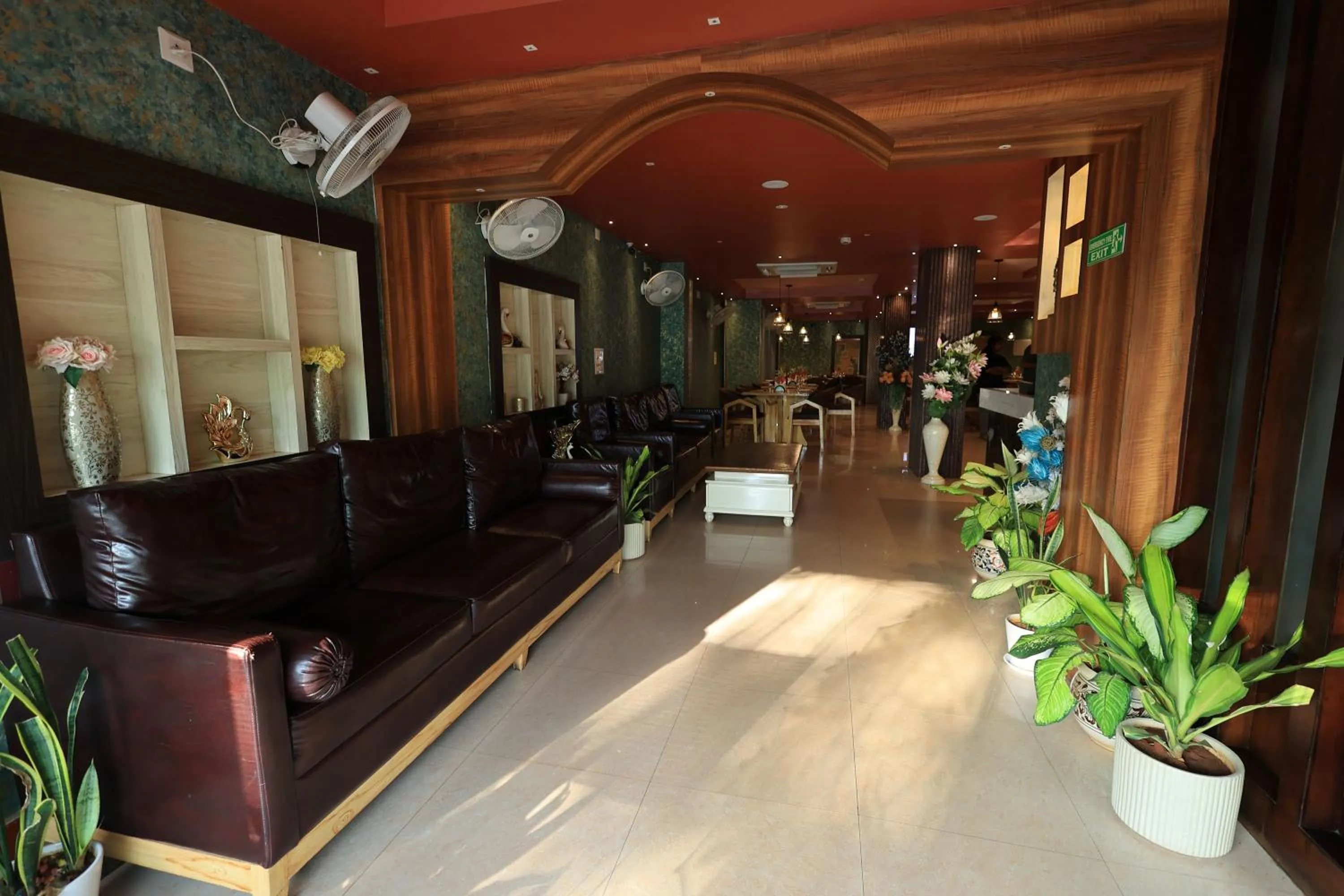 Restaurant/places to eat in karisma premium