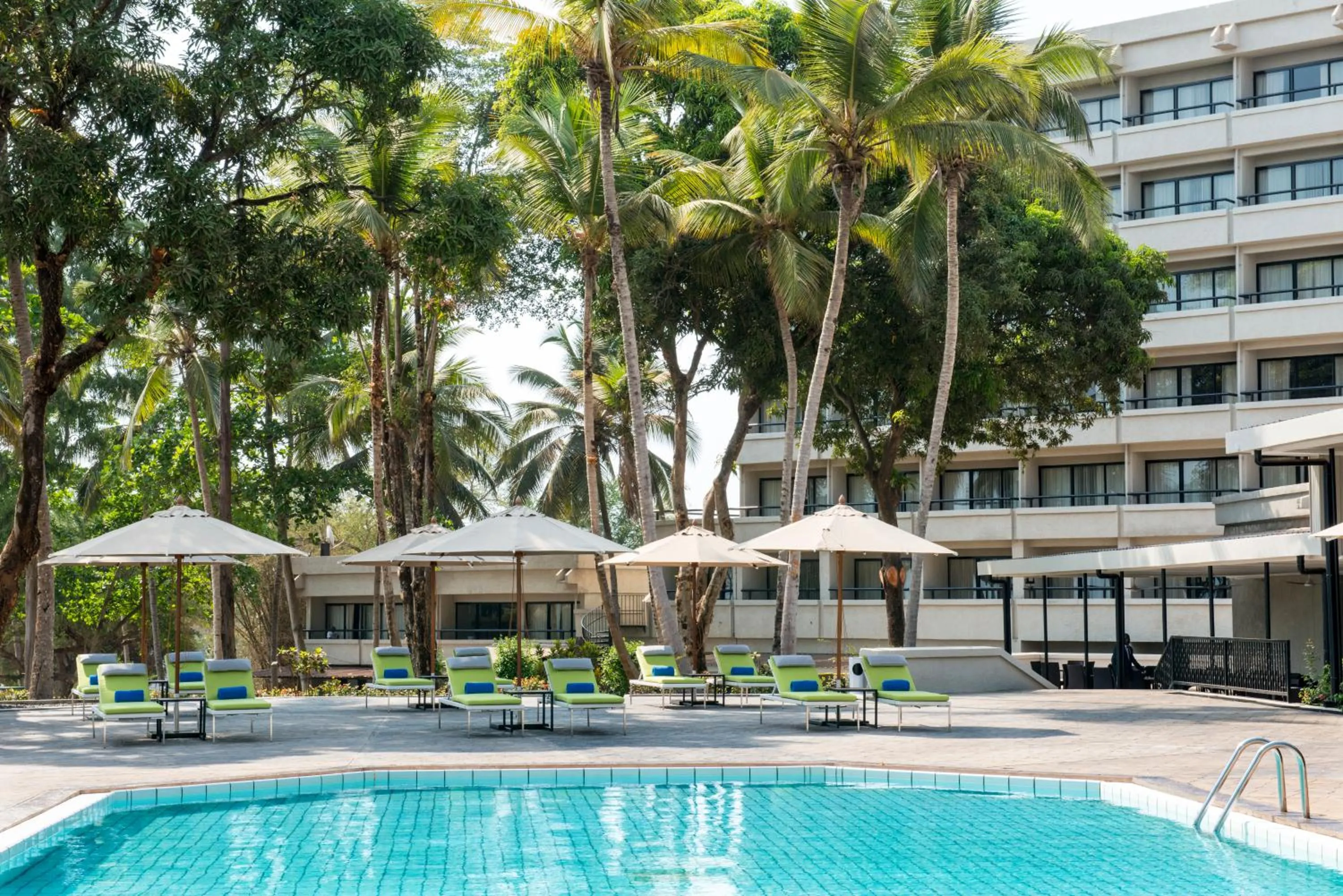 Swimming pool in Radisson Blu Mammy Yoko Hotel