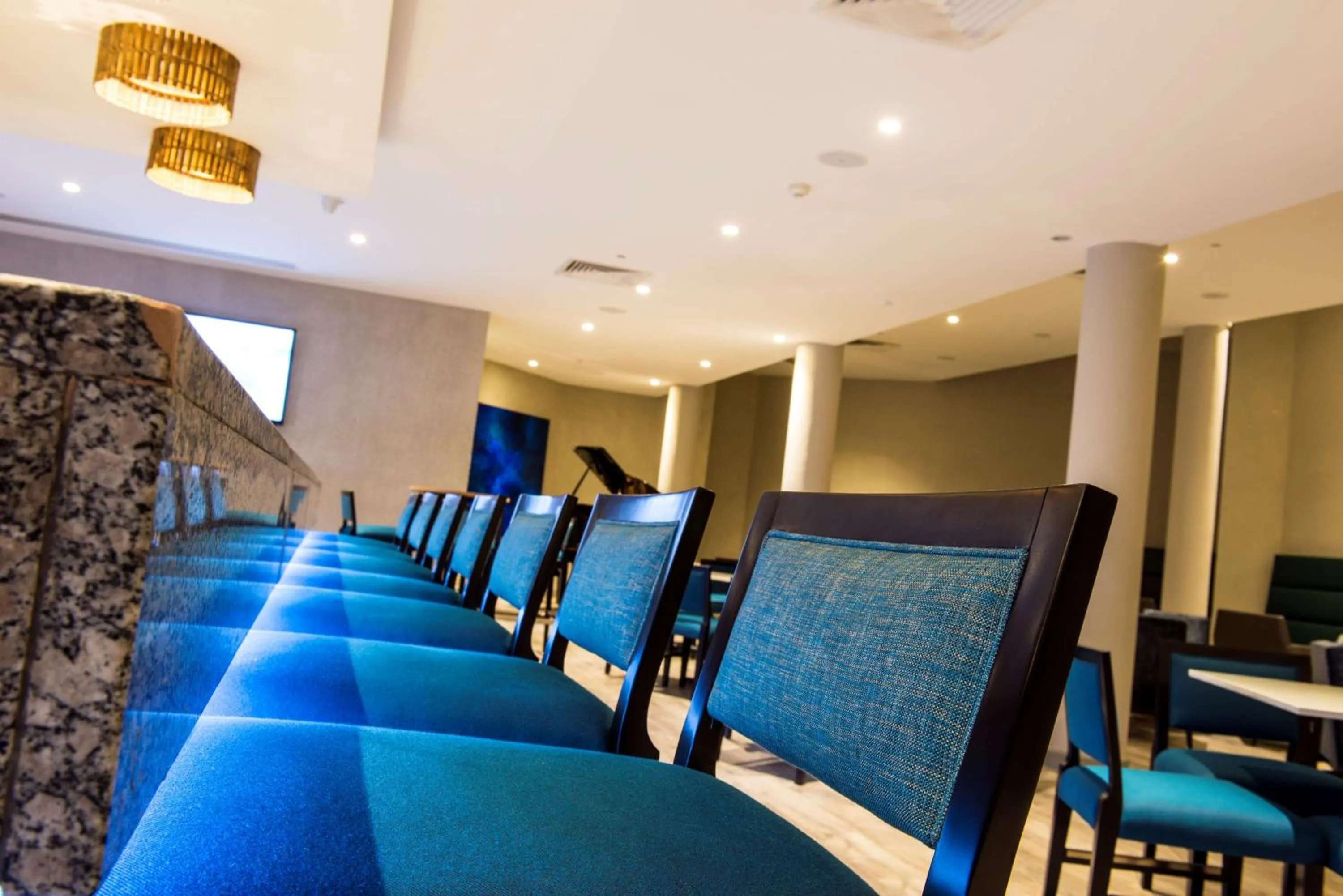 Lounge or bar in Radisson Blu Mammy Yoko Hotel