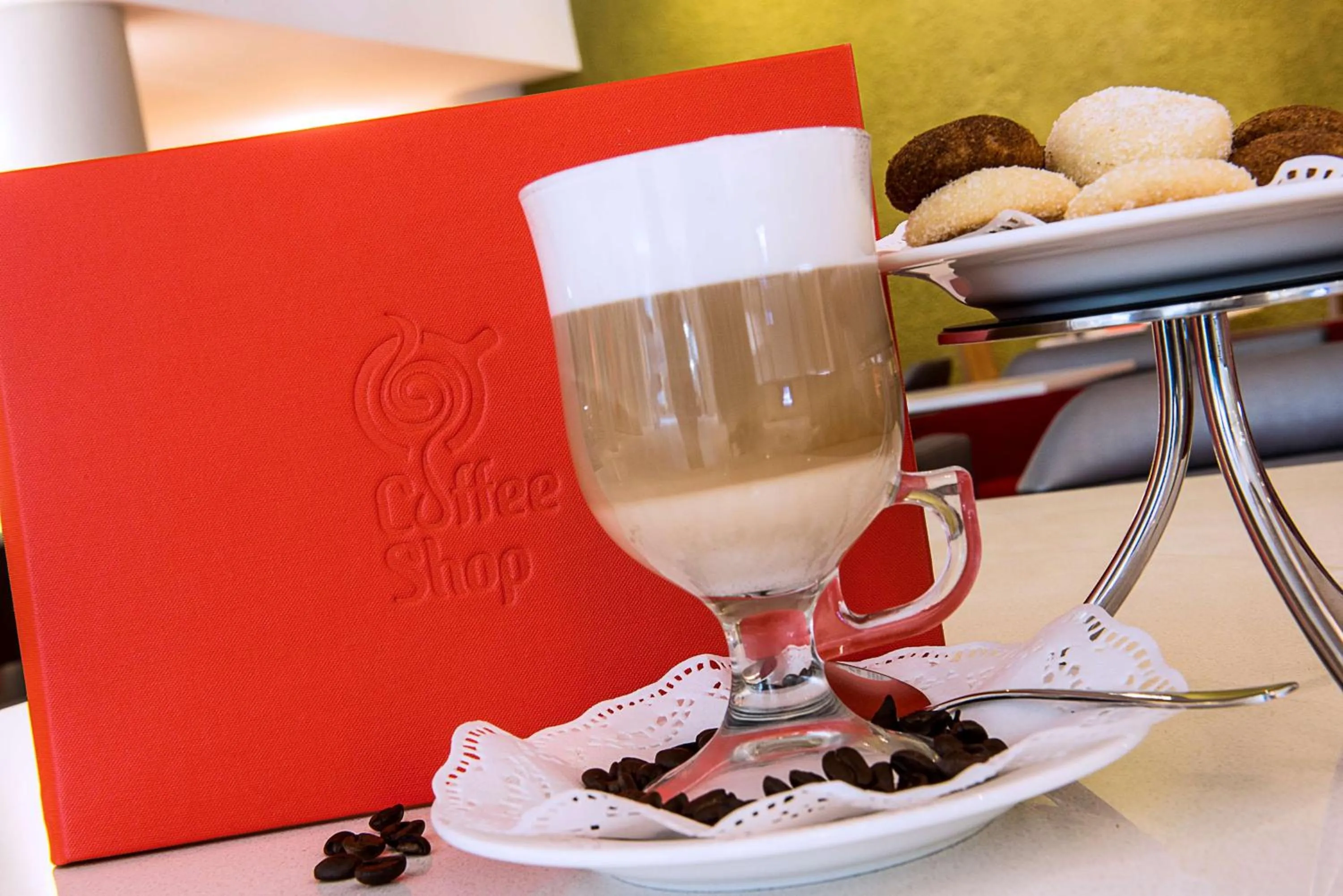 Lounge or bar in Radisson Blu Mammy Yoko Hotel