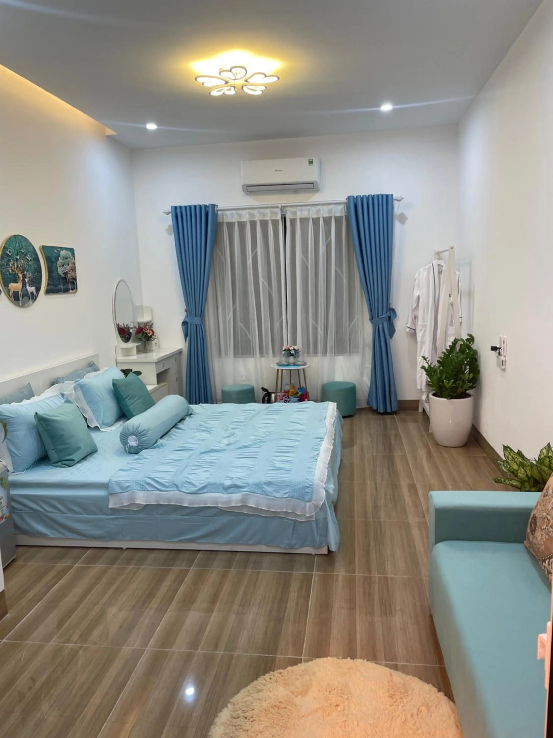 Bedroom, Bed in Nhà Nghỉ Huyền Anh