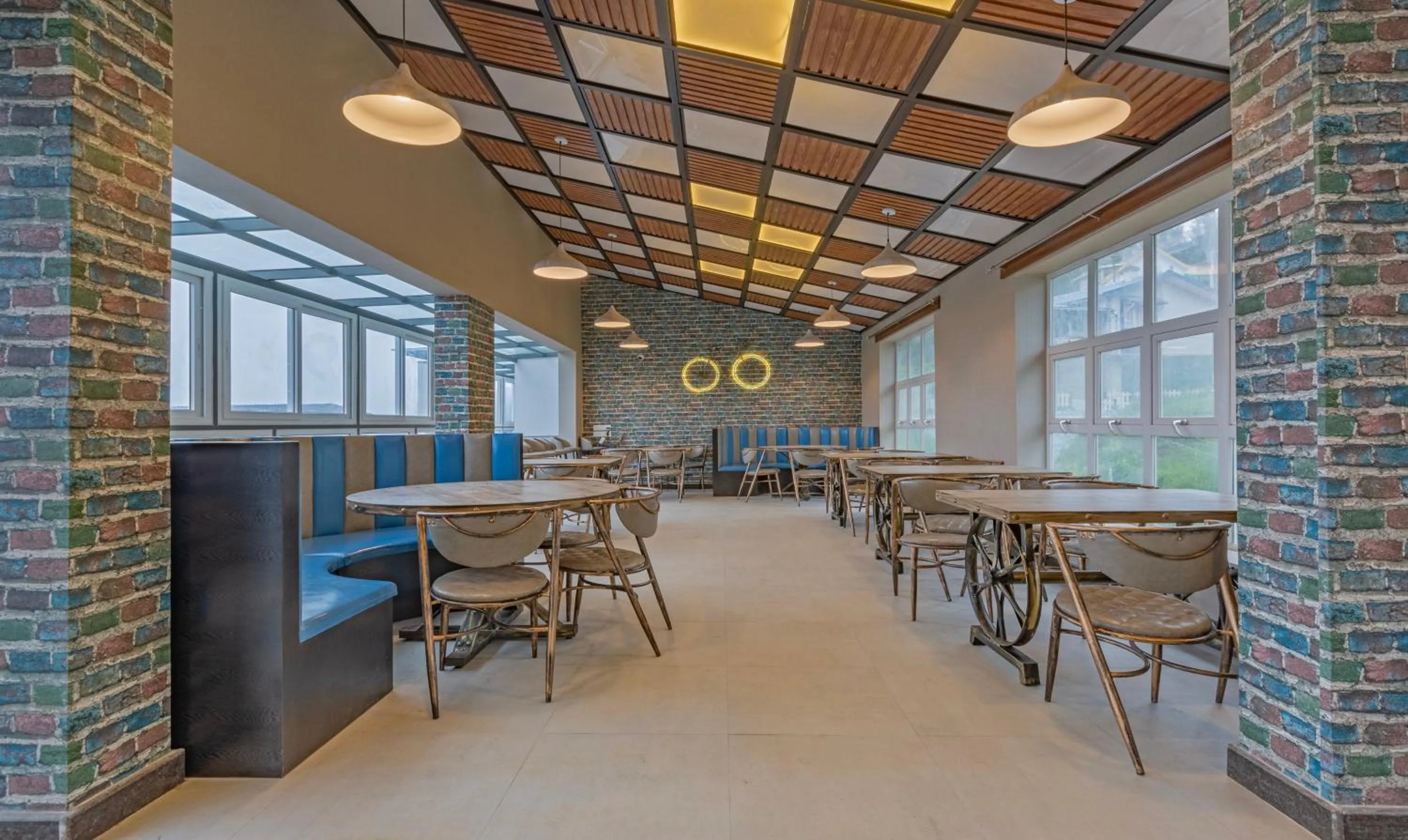 Restaurant/places to eat in Treebo Windsor Heights