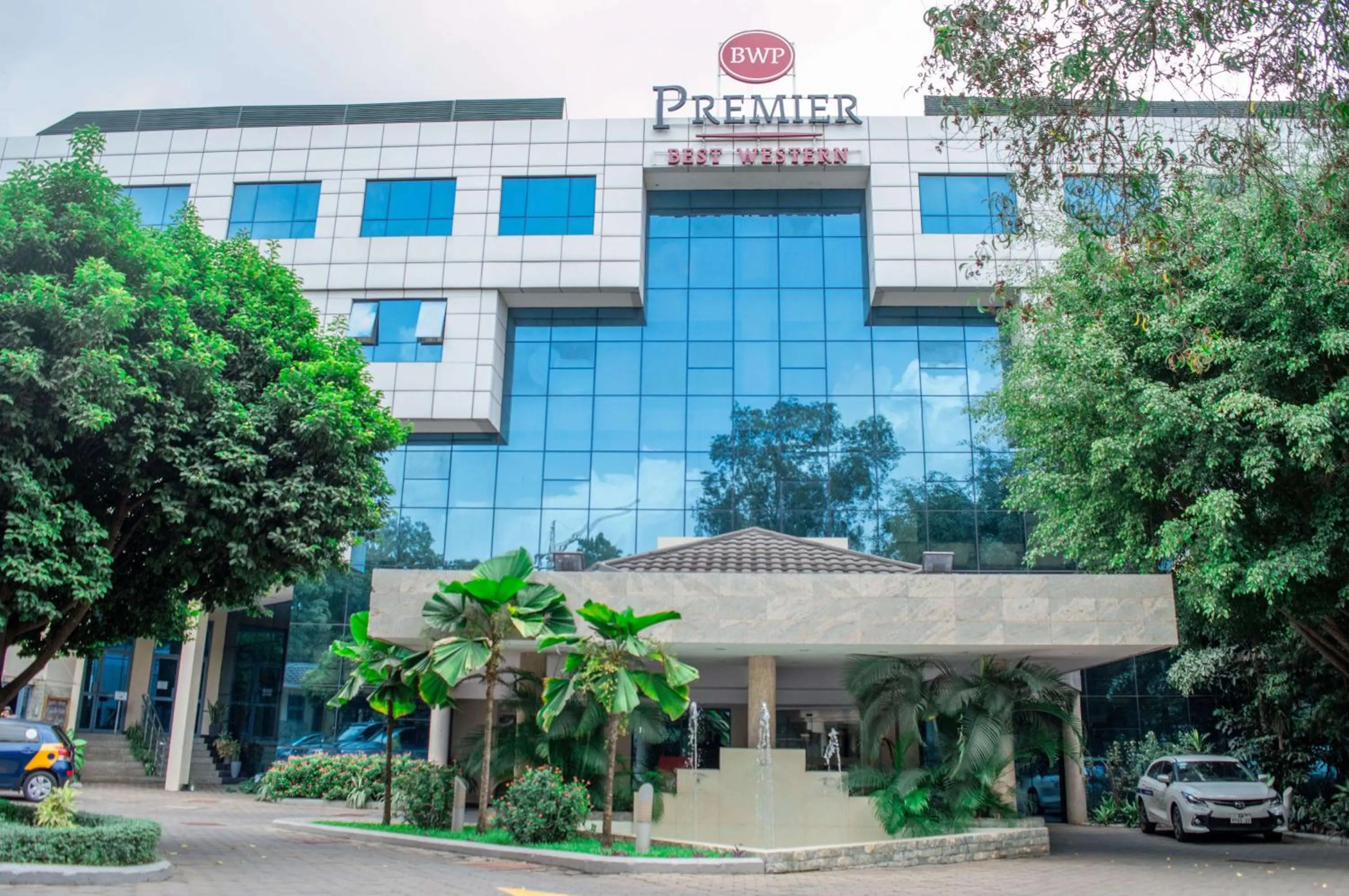 Property building in Best Western Premier Accra Airport Hotel
