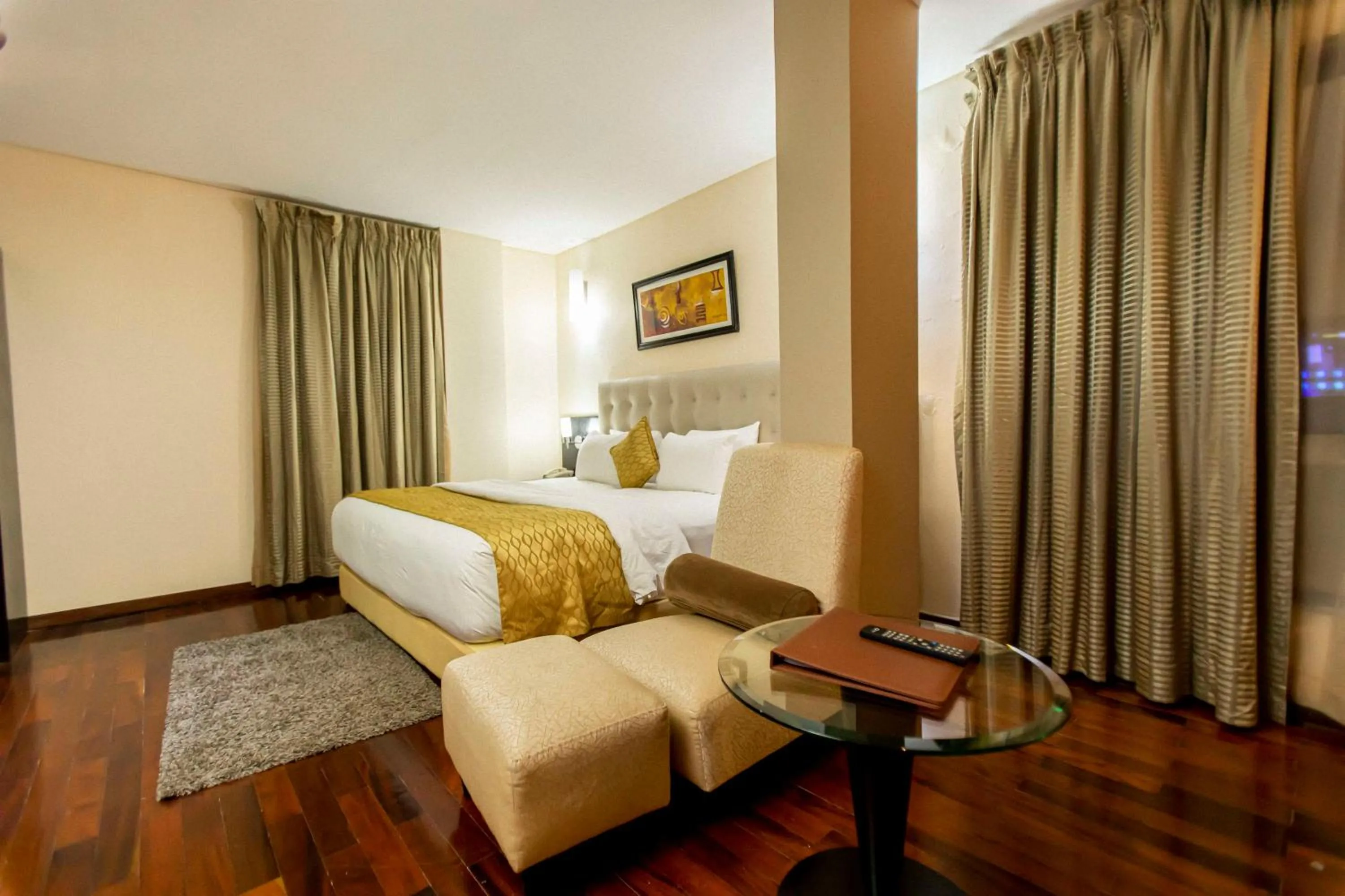 Photo of the whole room, Bed in Best Western Premier Accra Airport Hotel