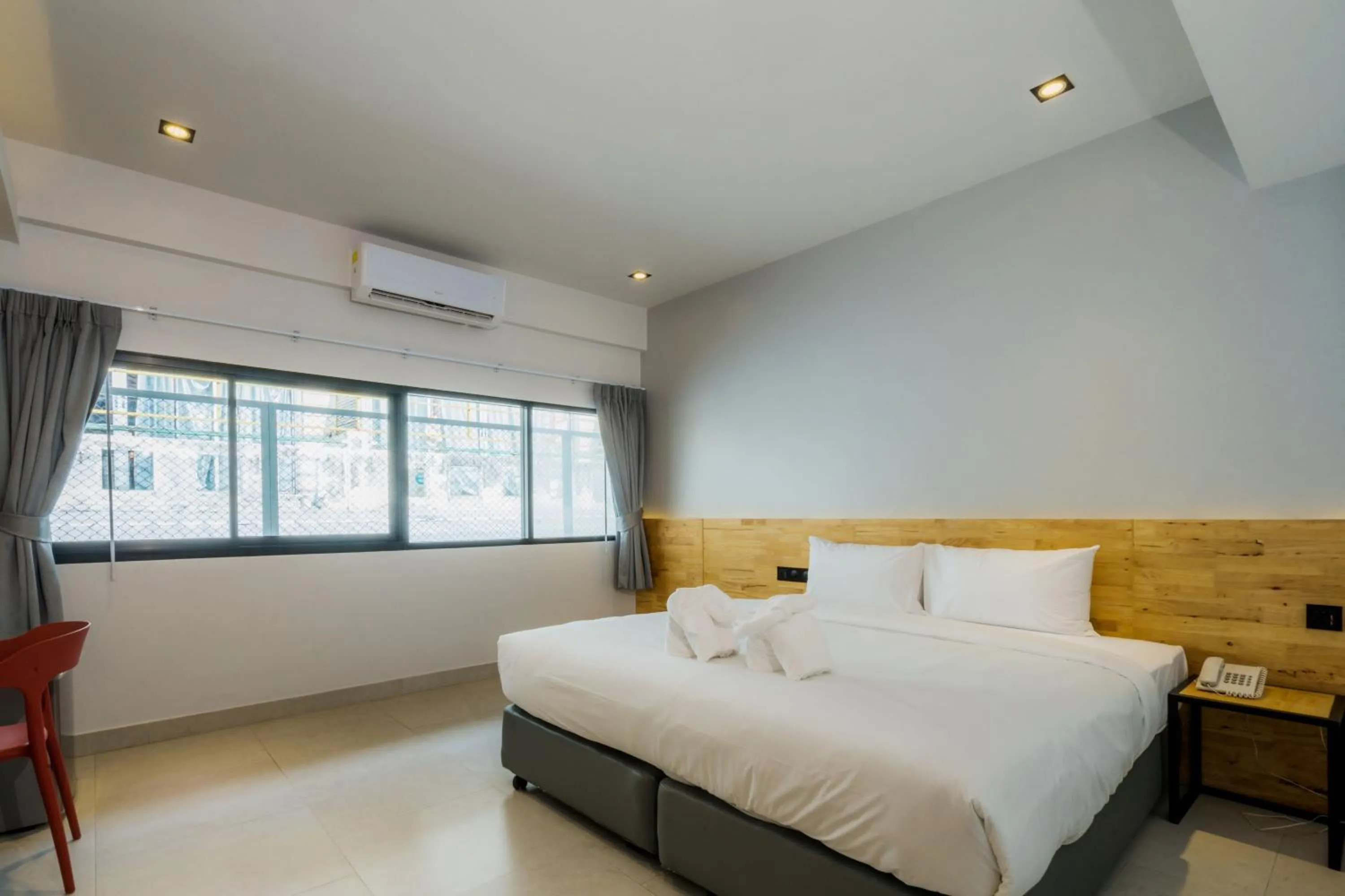 Bed in Lek Lek Samui Room X Coffee Bar