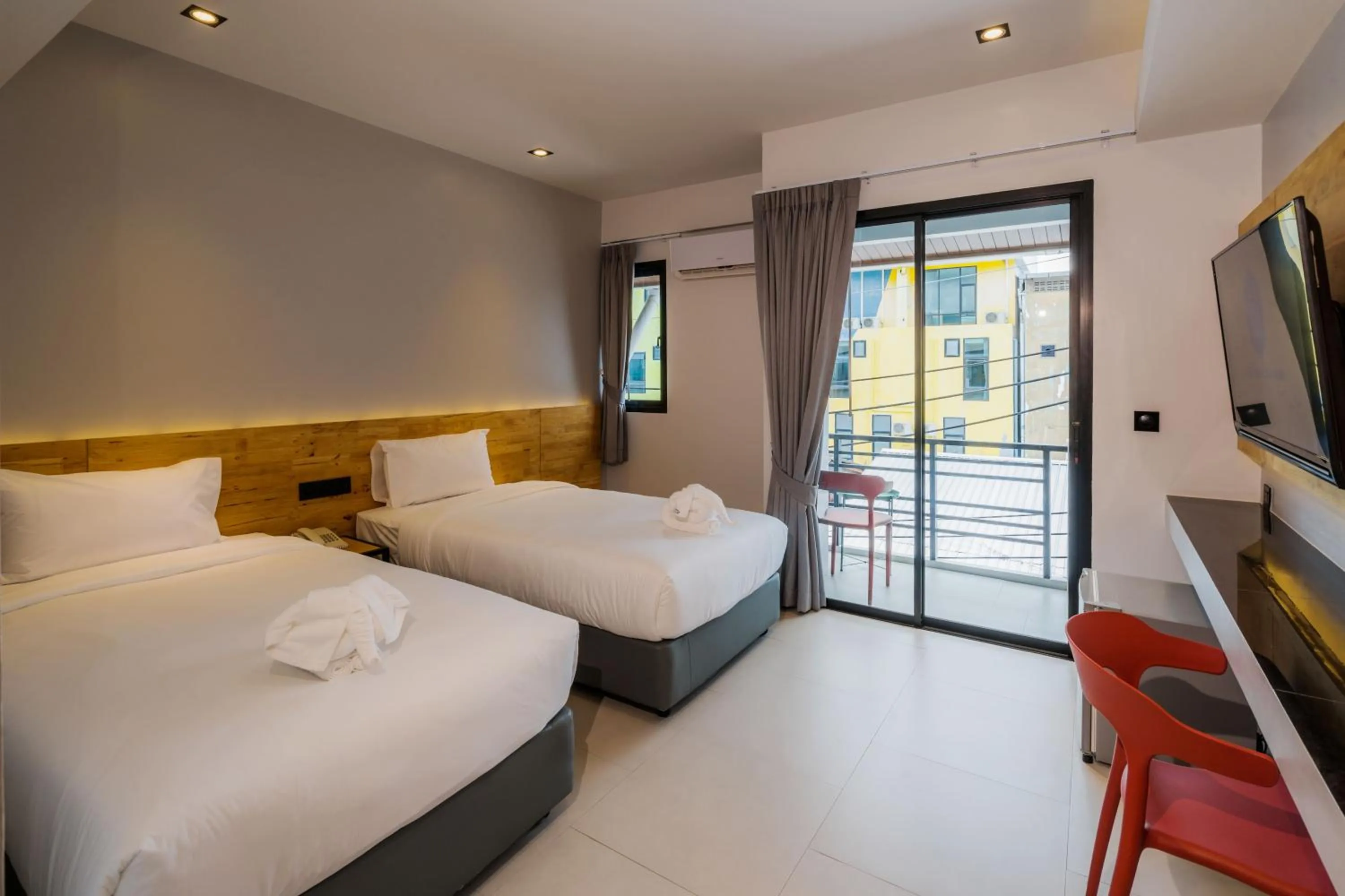 Bed in Lek Lek Samui Room X Coffee Bar