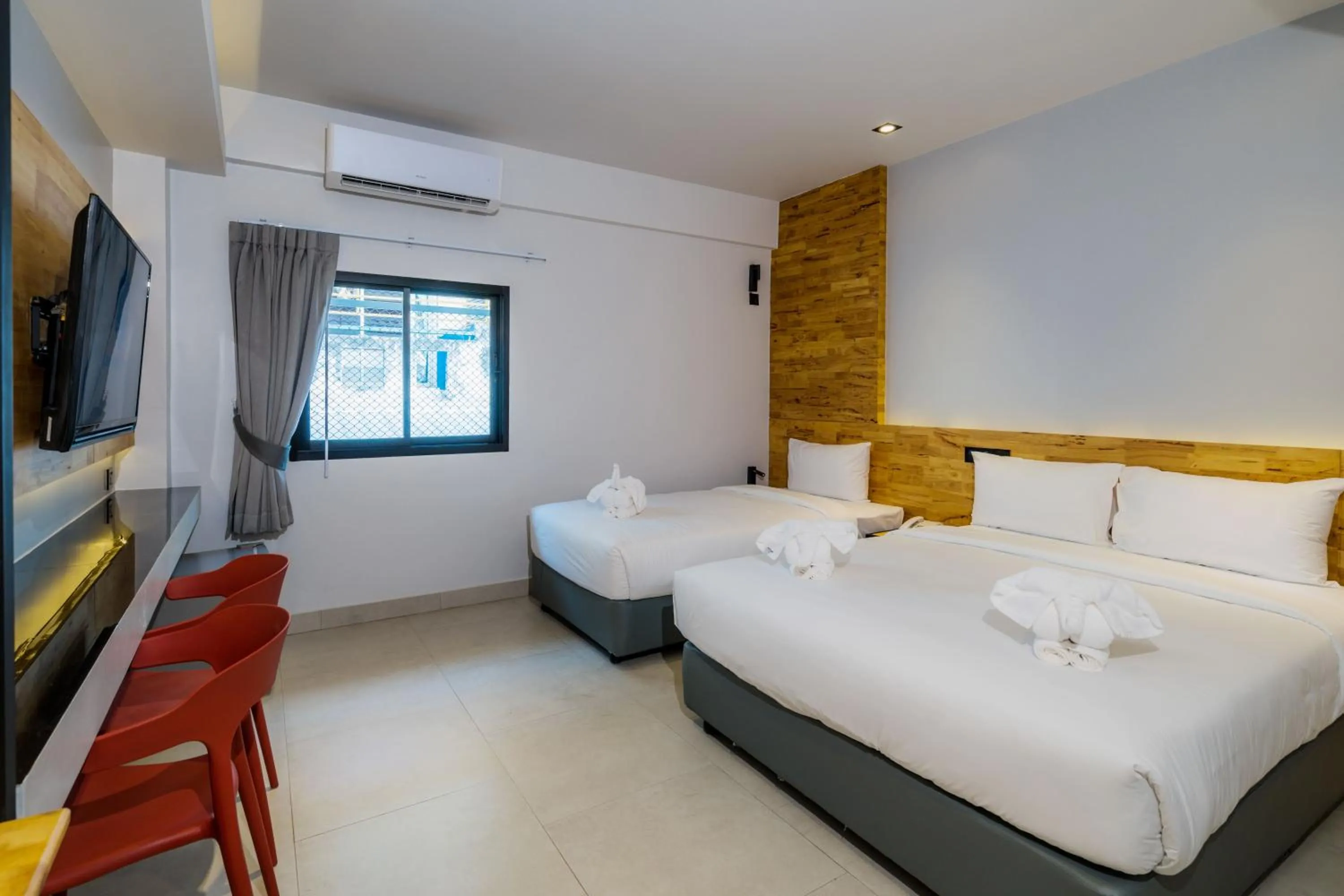 Bed in Lek Lek Samui Room X Coffee Bar