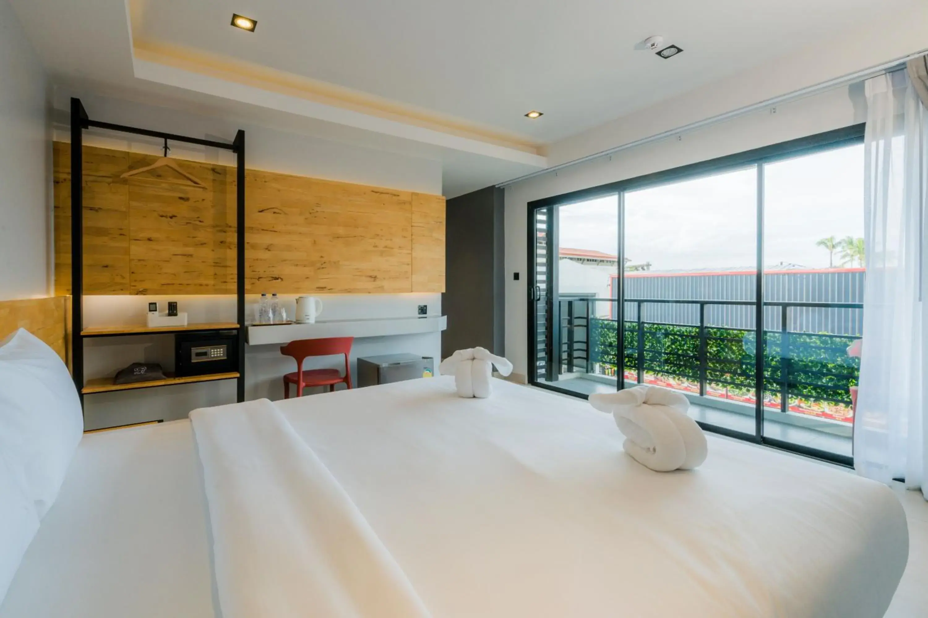 Deluxe Double Room with Balcony in Lek Lek Samui Room X Coffee Bar Deluxe Double Room with Balcony in Lek Lek Samui Room X Coffee Bar