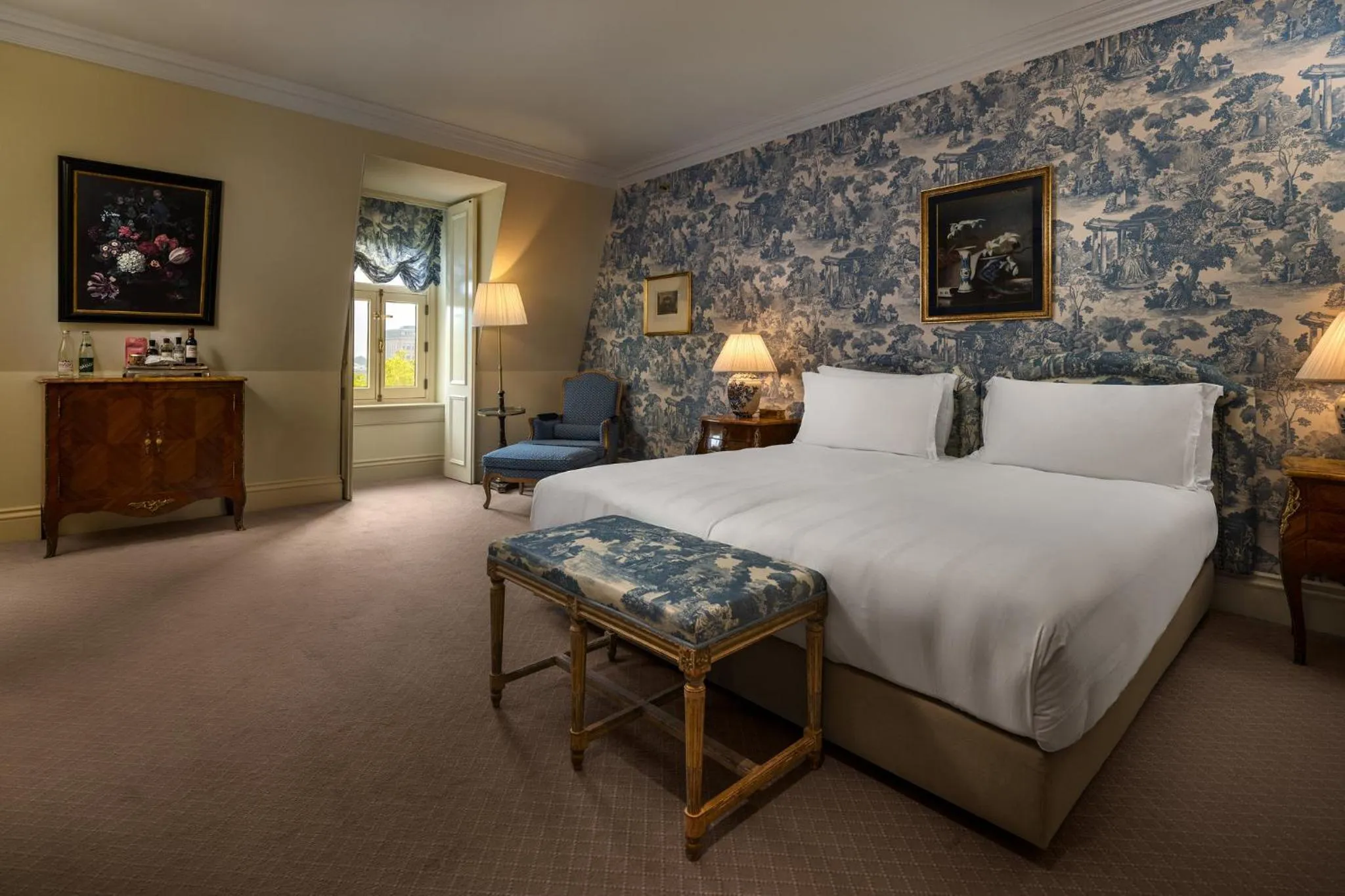 Photo of the whole room, Bed in InterContinental Amstel Amsterdam by IHG