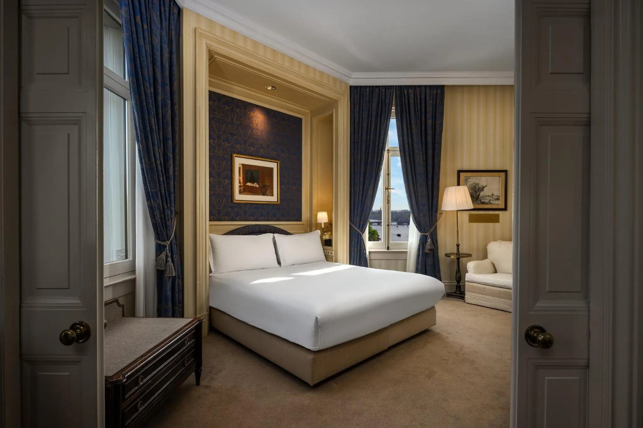 Photo of the whole room, Bed in InterContinental Amstel Amsterdam by IHG