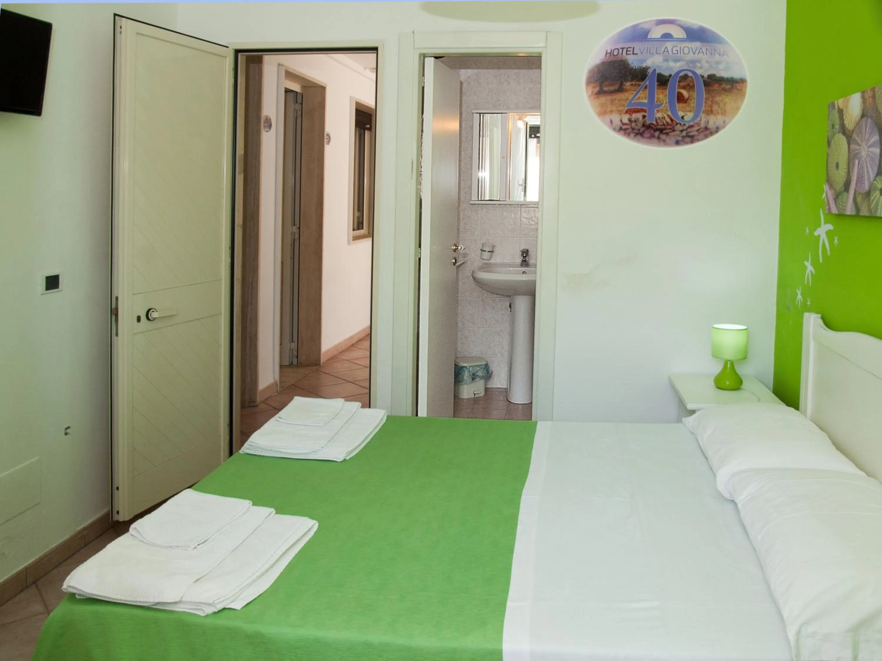 Photo of the whole room, Bed in Hotel Villa Giovanna