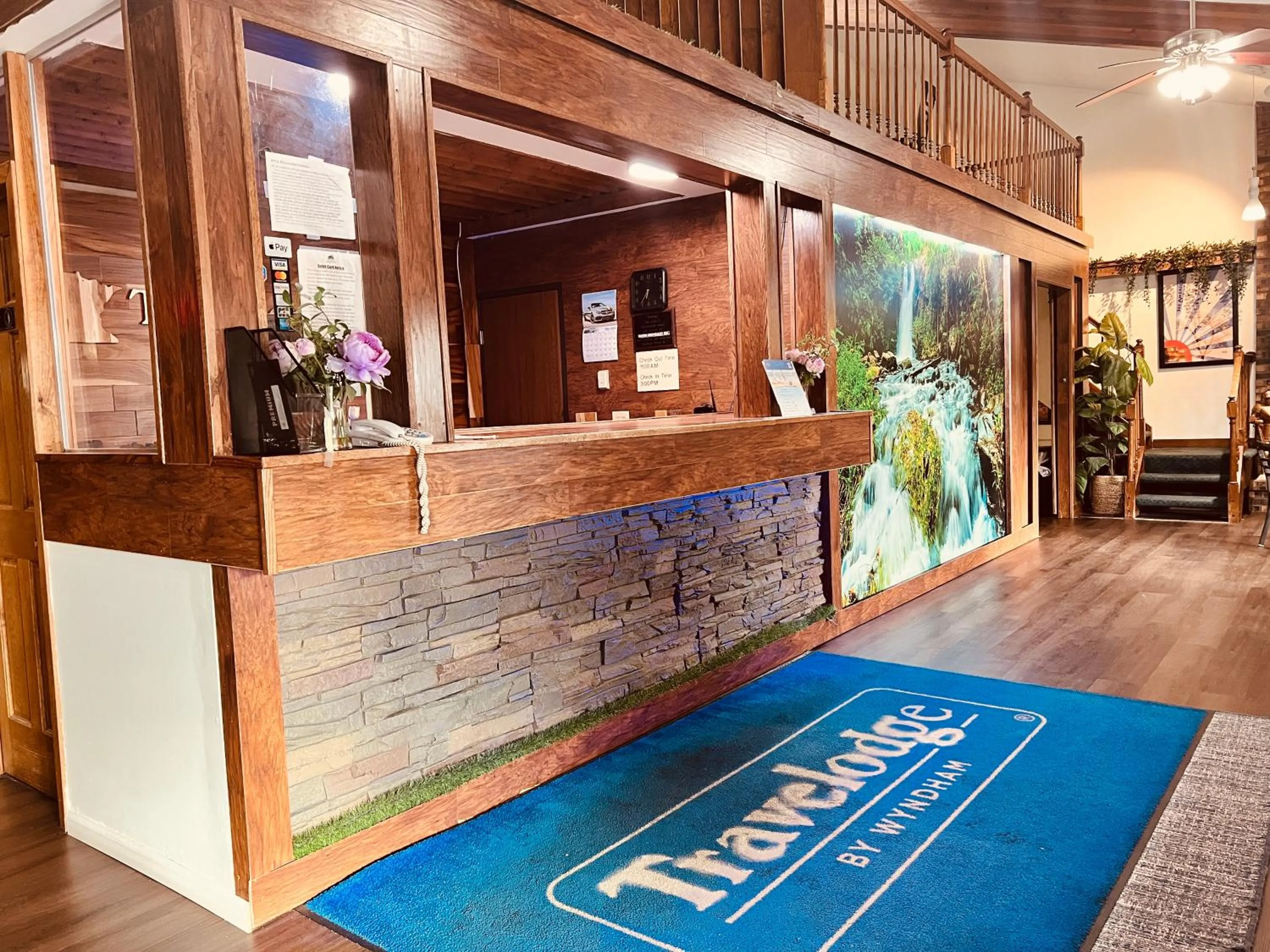 Lobby or reception in Travelodge by Wyndham Valleyfair Shakopee