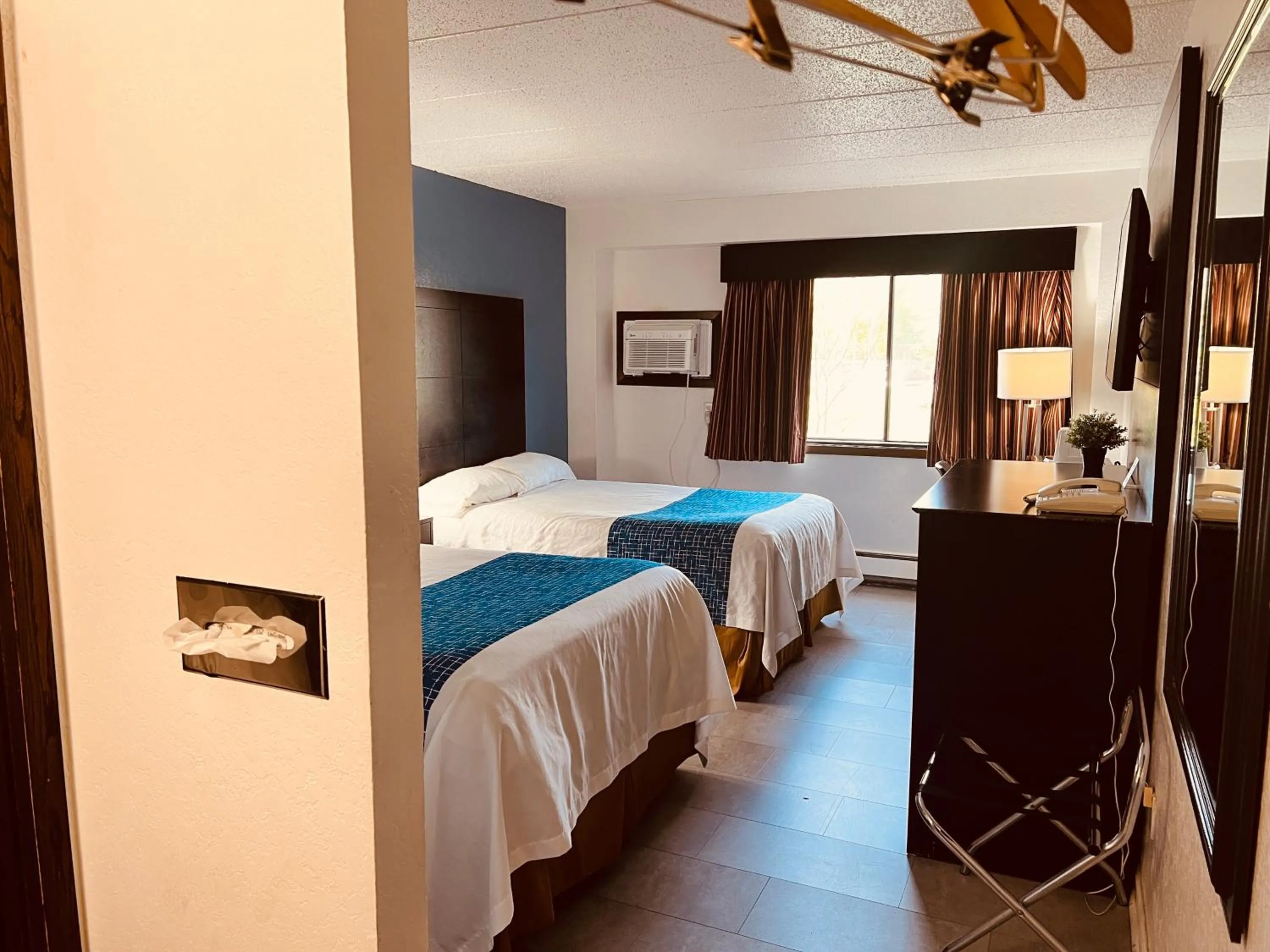 Bed in Travelodge by Wyndham Valleyfair Shakopee