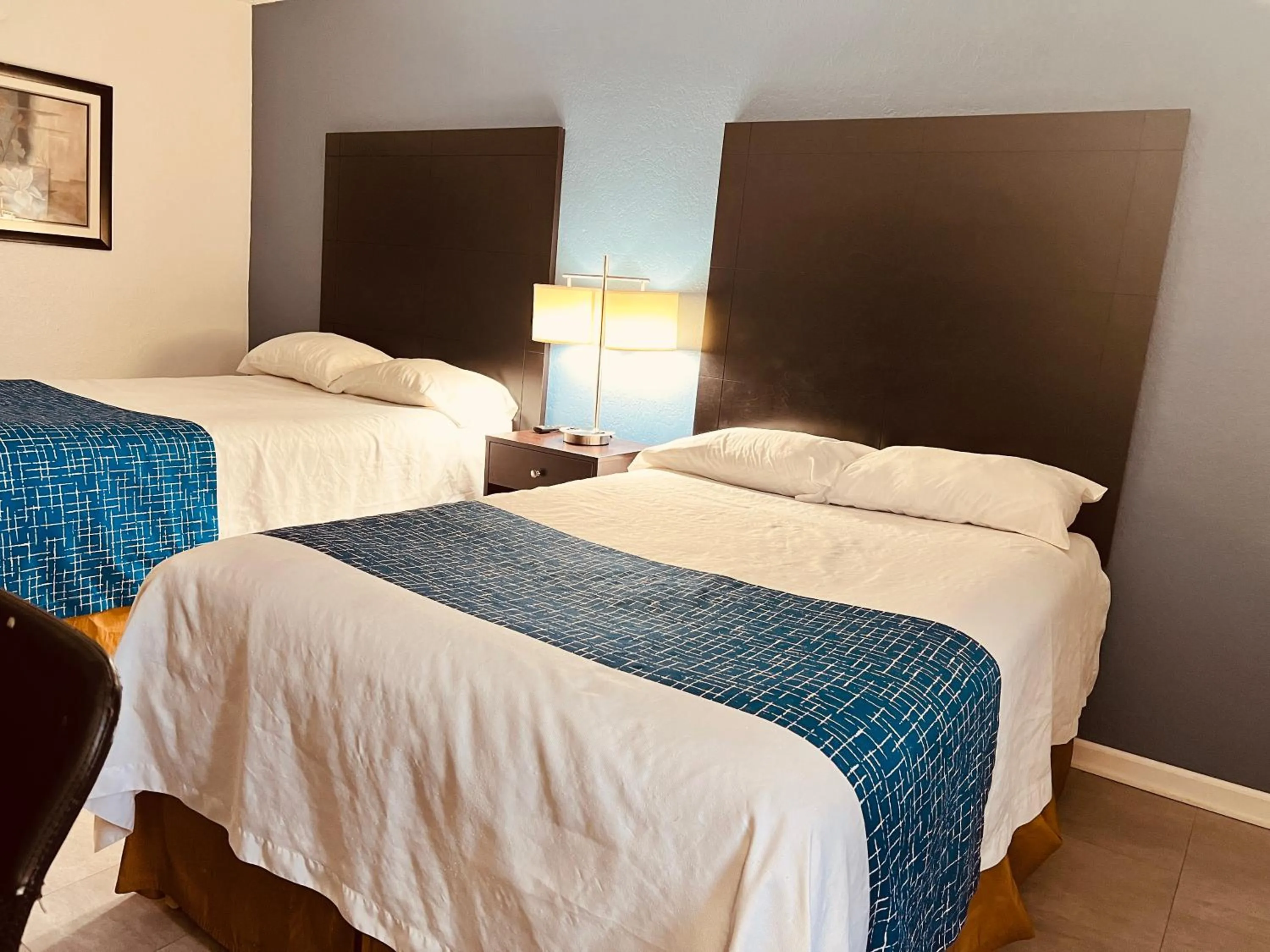 Bed in Travelodge by Wyndham Valleyfair Shakopee