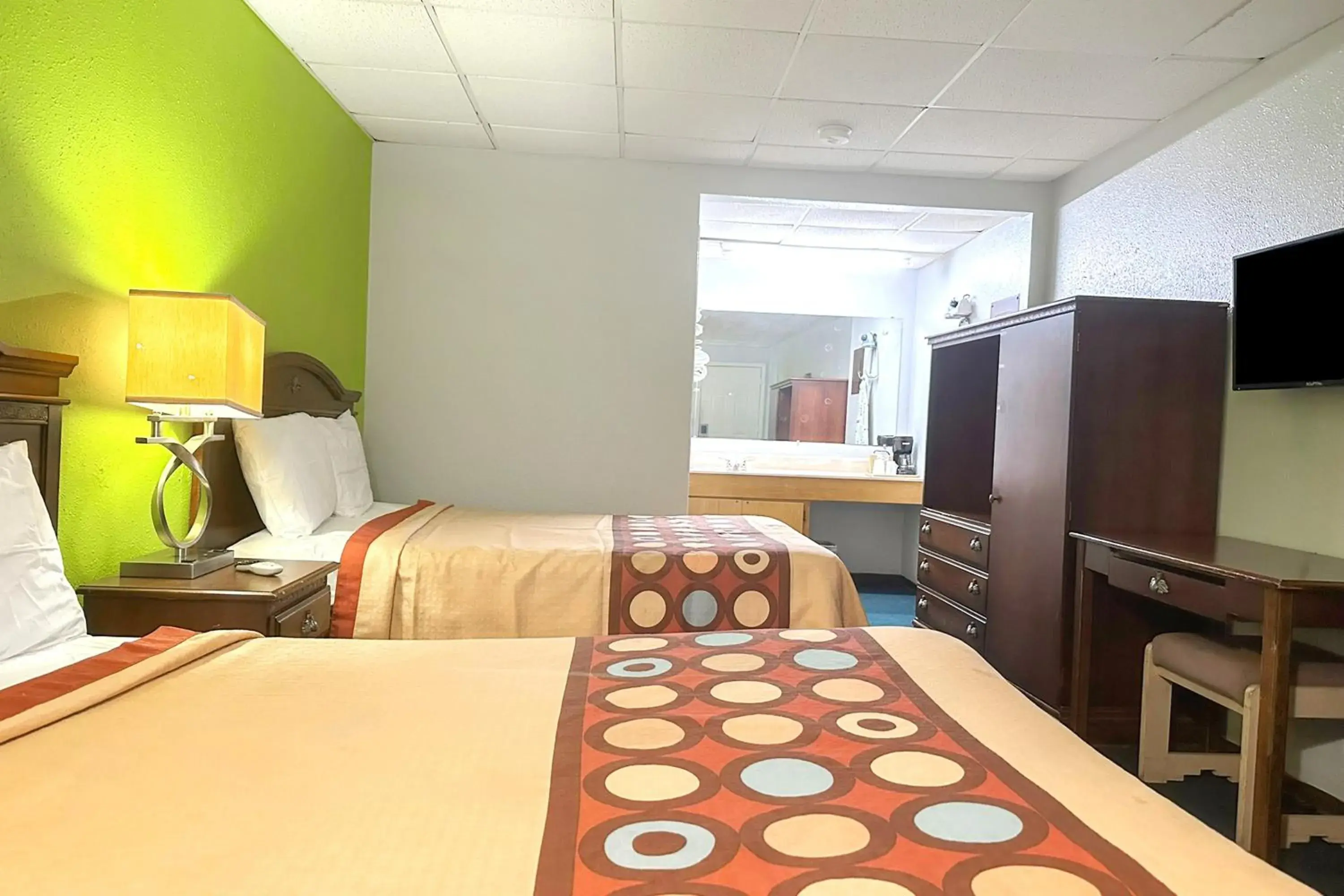 2 Queen Beds Non-Smoking in OYO Hickory House Inn 2 Queen Beds Non-Smoking in OYO Hickory House Inn