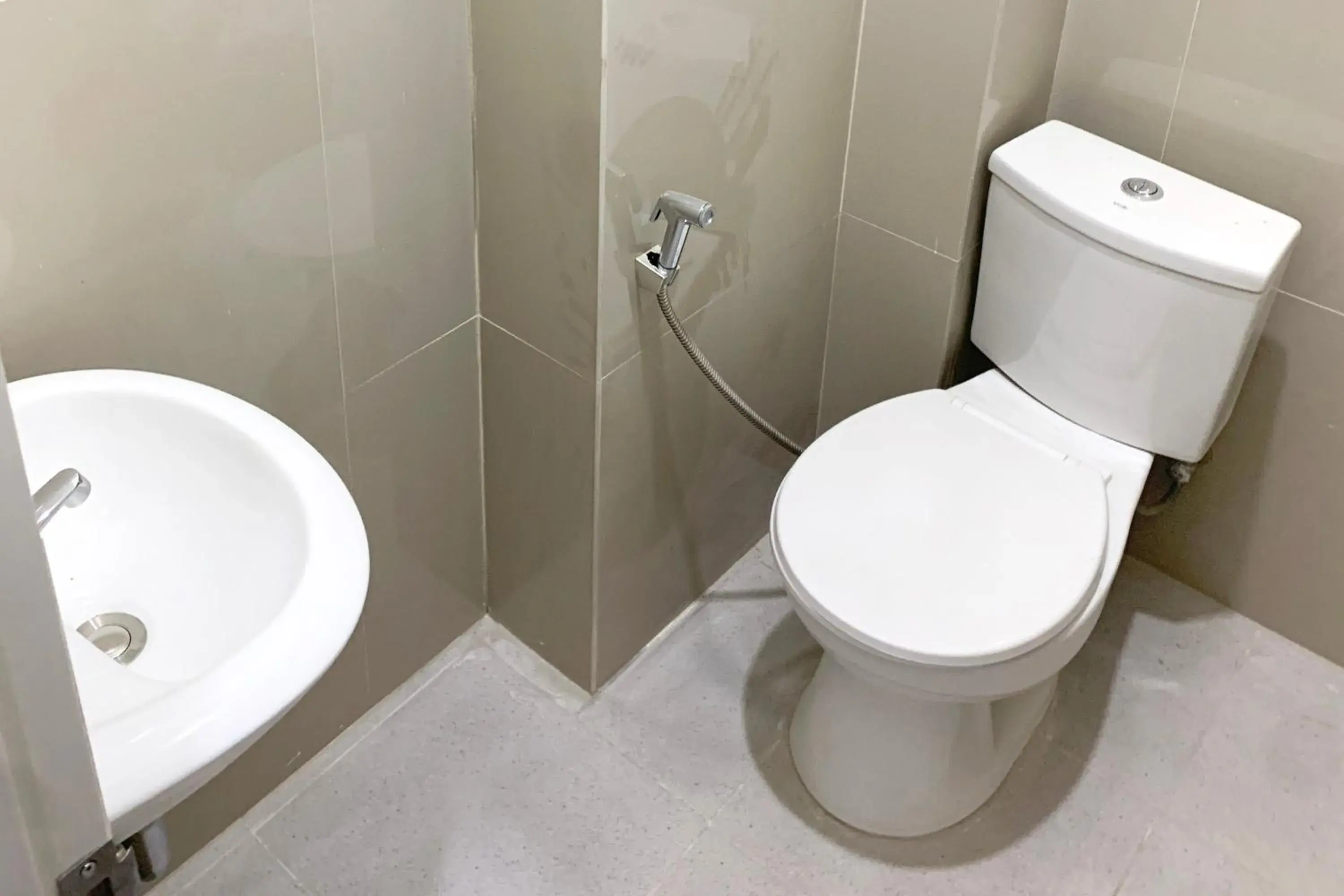 Superior Twin Room - single occupancy in Urbanview Hotel SLIP Pringsewu by RedDoorz Superior Twin Room - single occupancy in Urbanview Hotel SLIP Pringsewu by RedDoorz