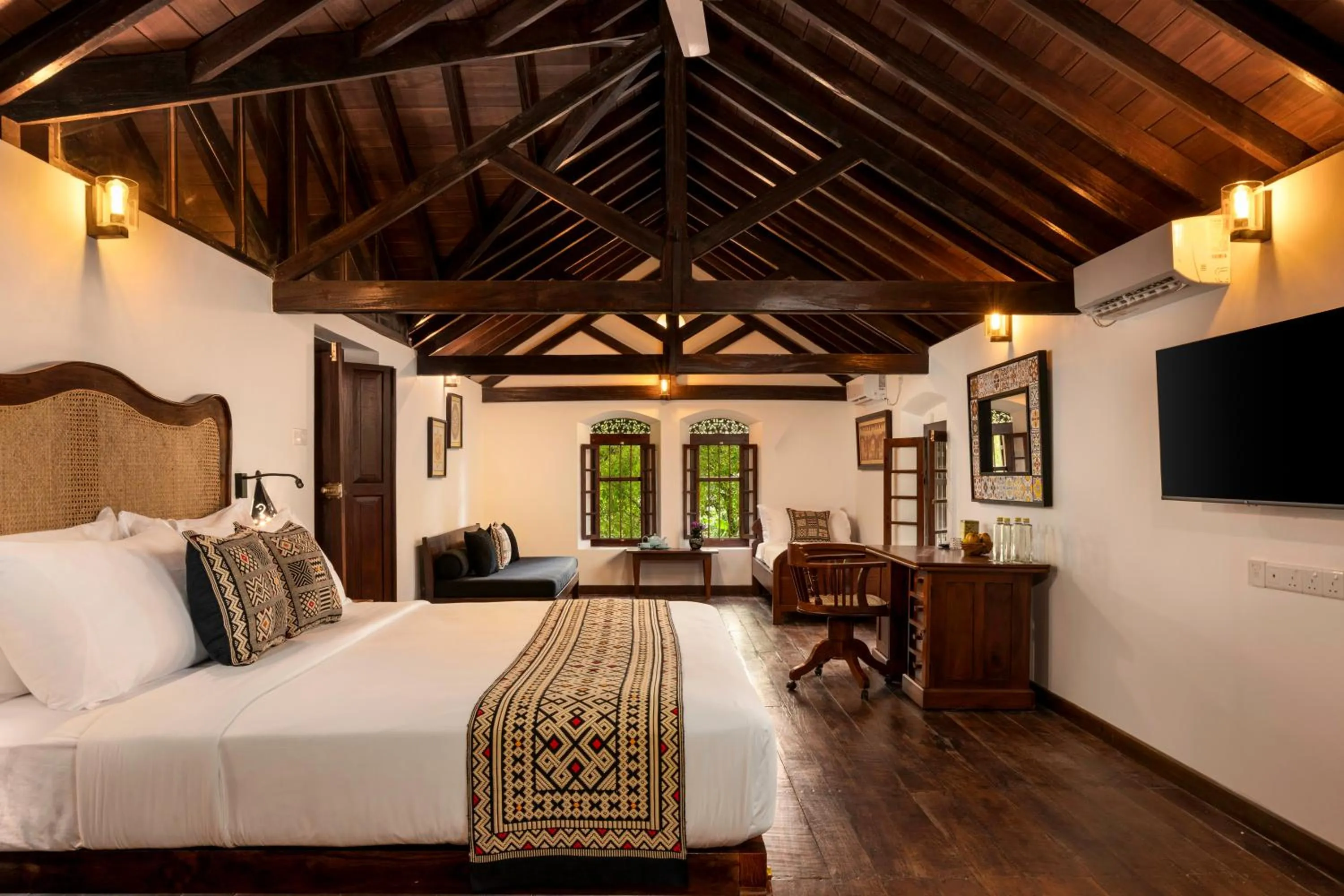 Photo of the whole room, Bed in Jetwing Galle Heritage Home
