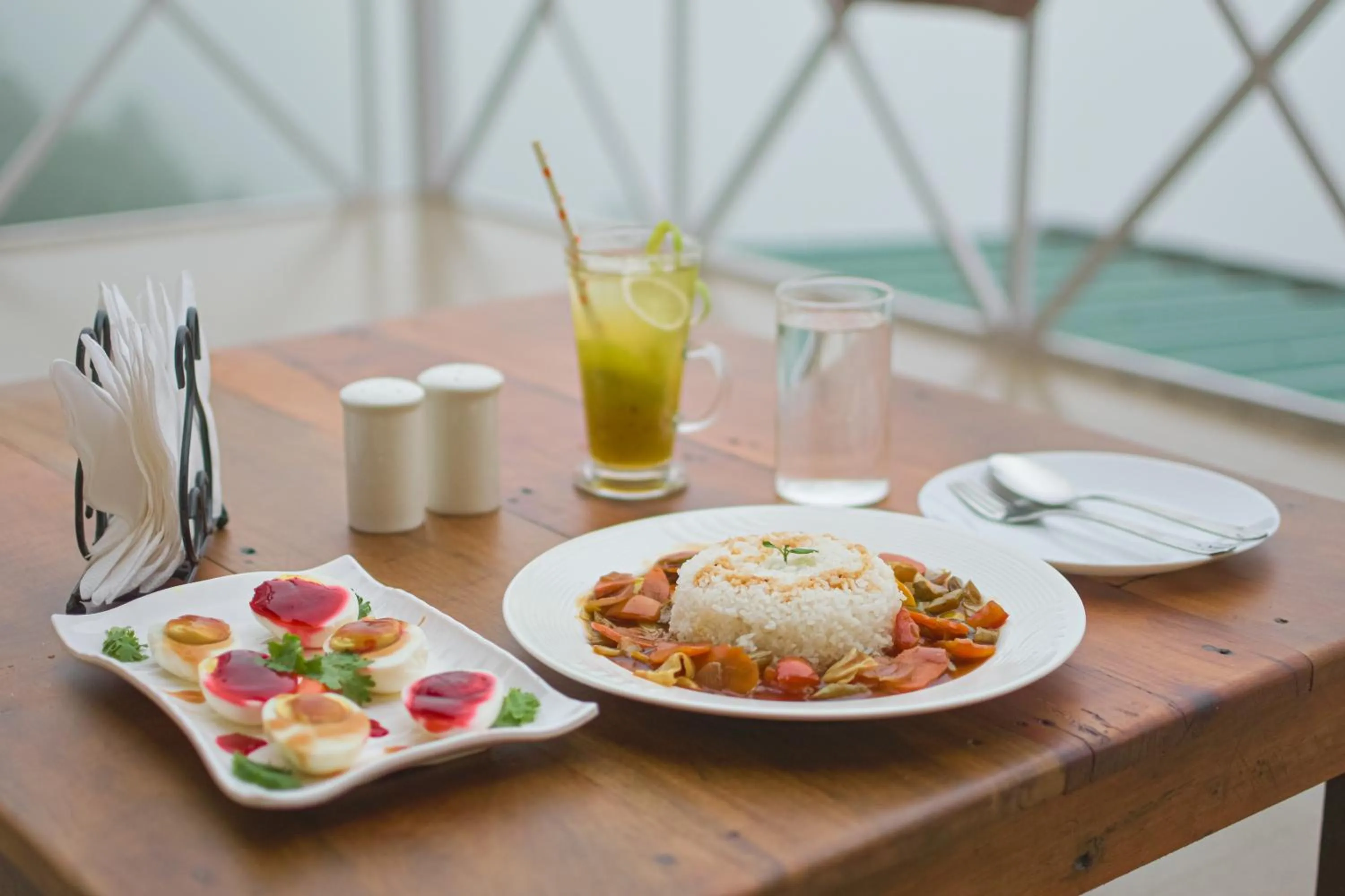 Restaurant/places to eat in La Das Treetops