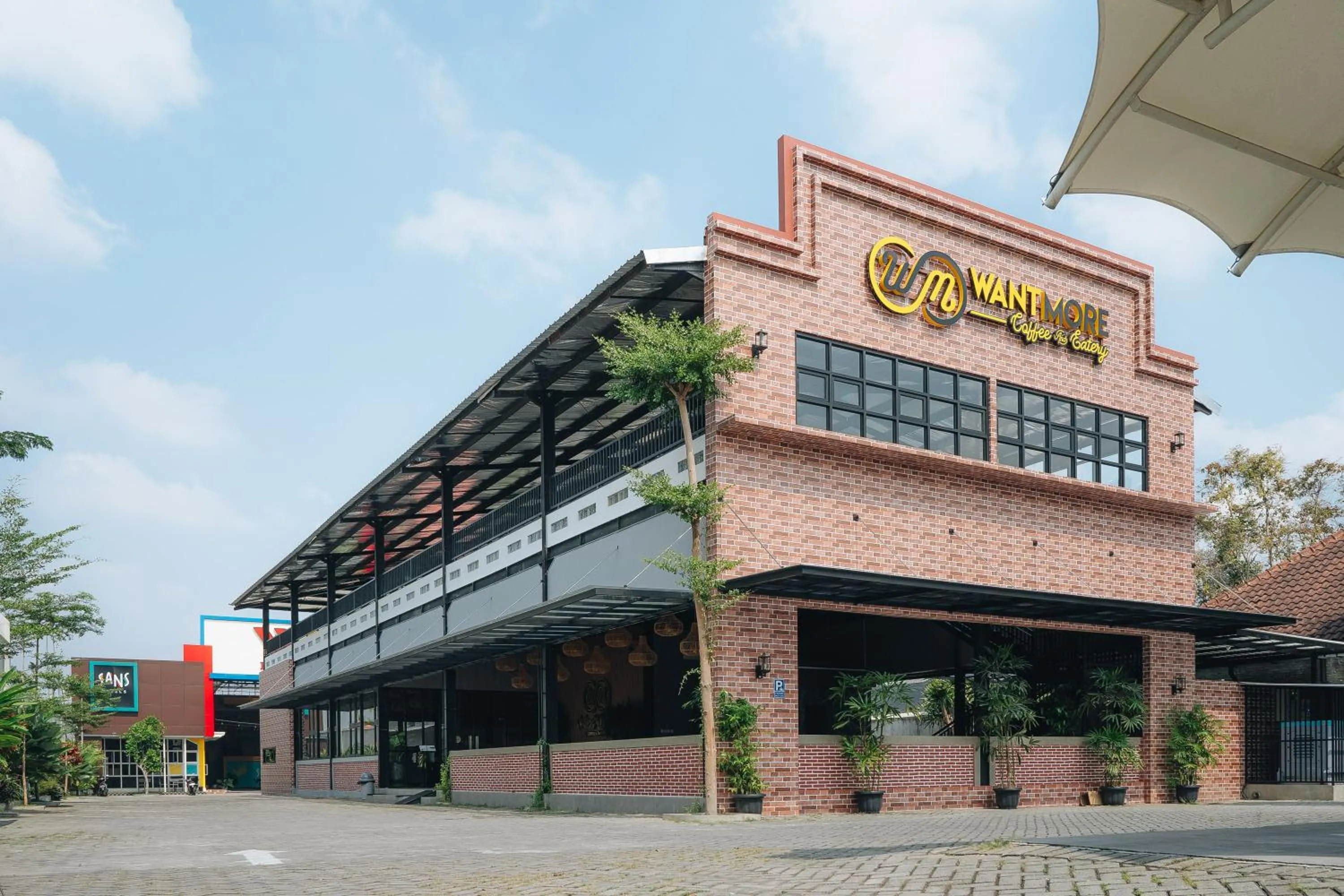 Property building in Sans WM Hotel Blitar