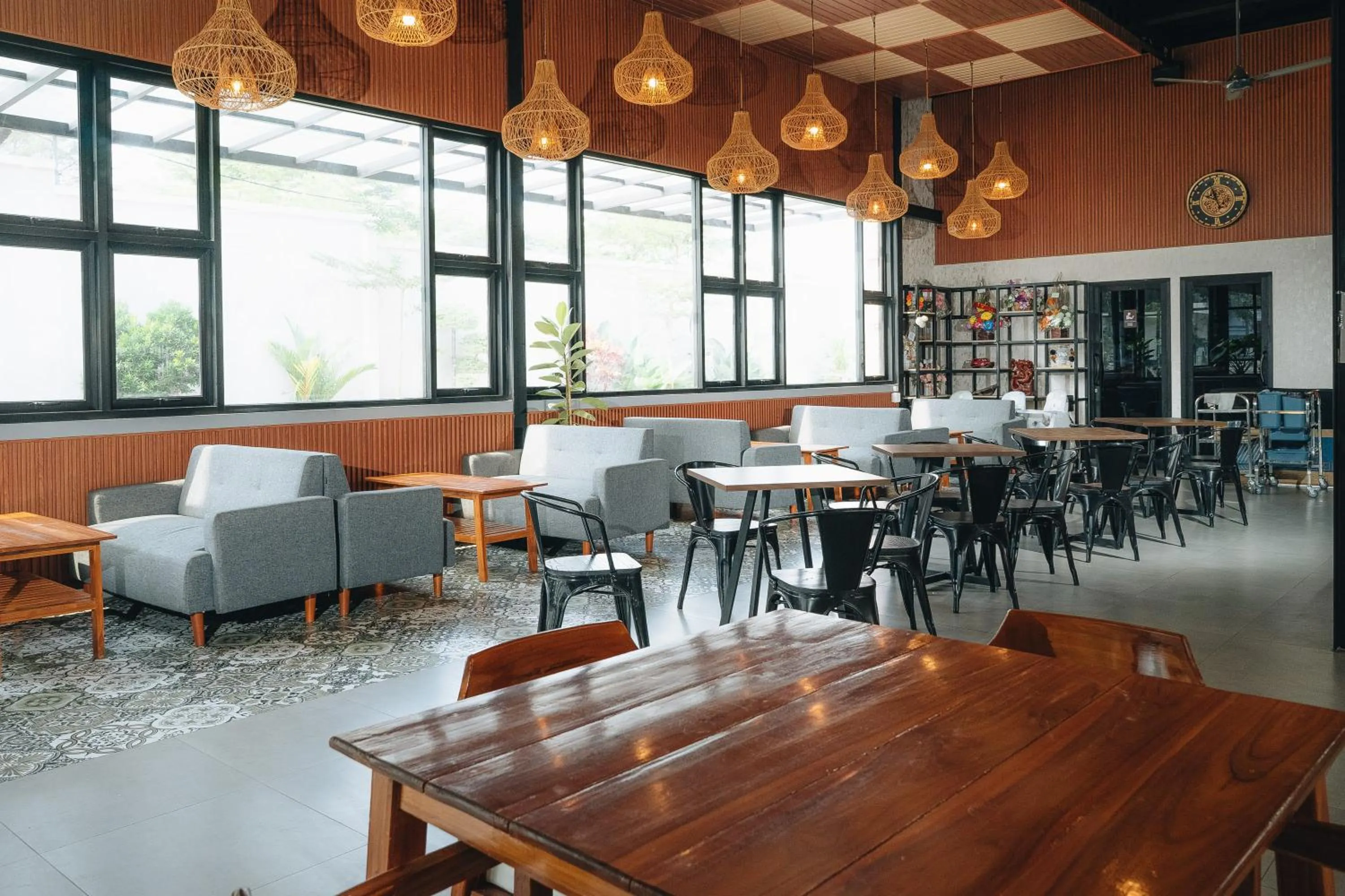 Restaurant/places to eat in Sans WM Hotel Blitar