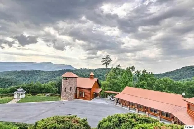 Property building in Rivergate Mountain Lodge
