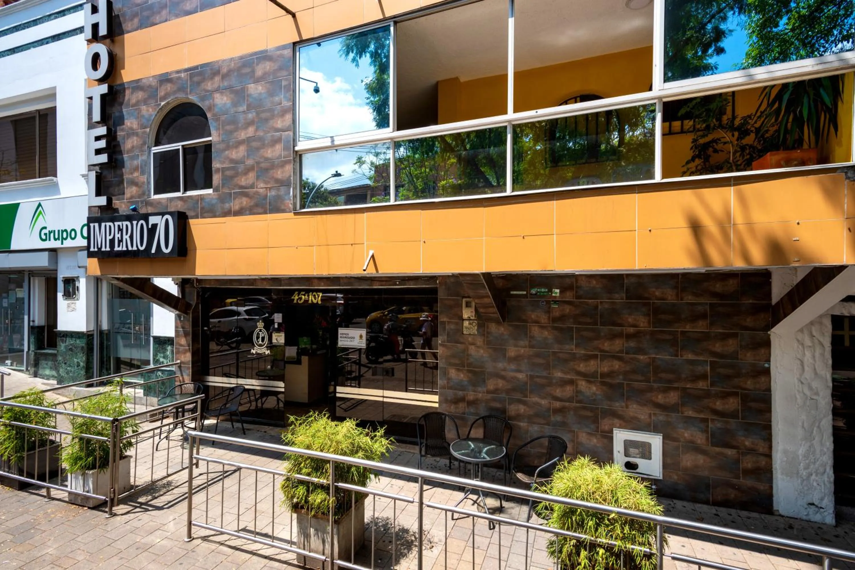 Property building in Ayenda 1234 Imperio 70