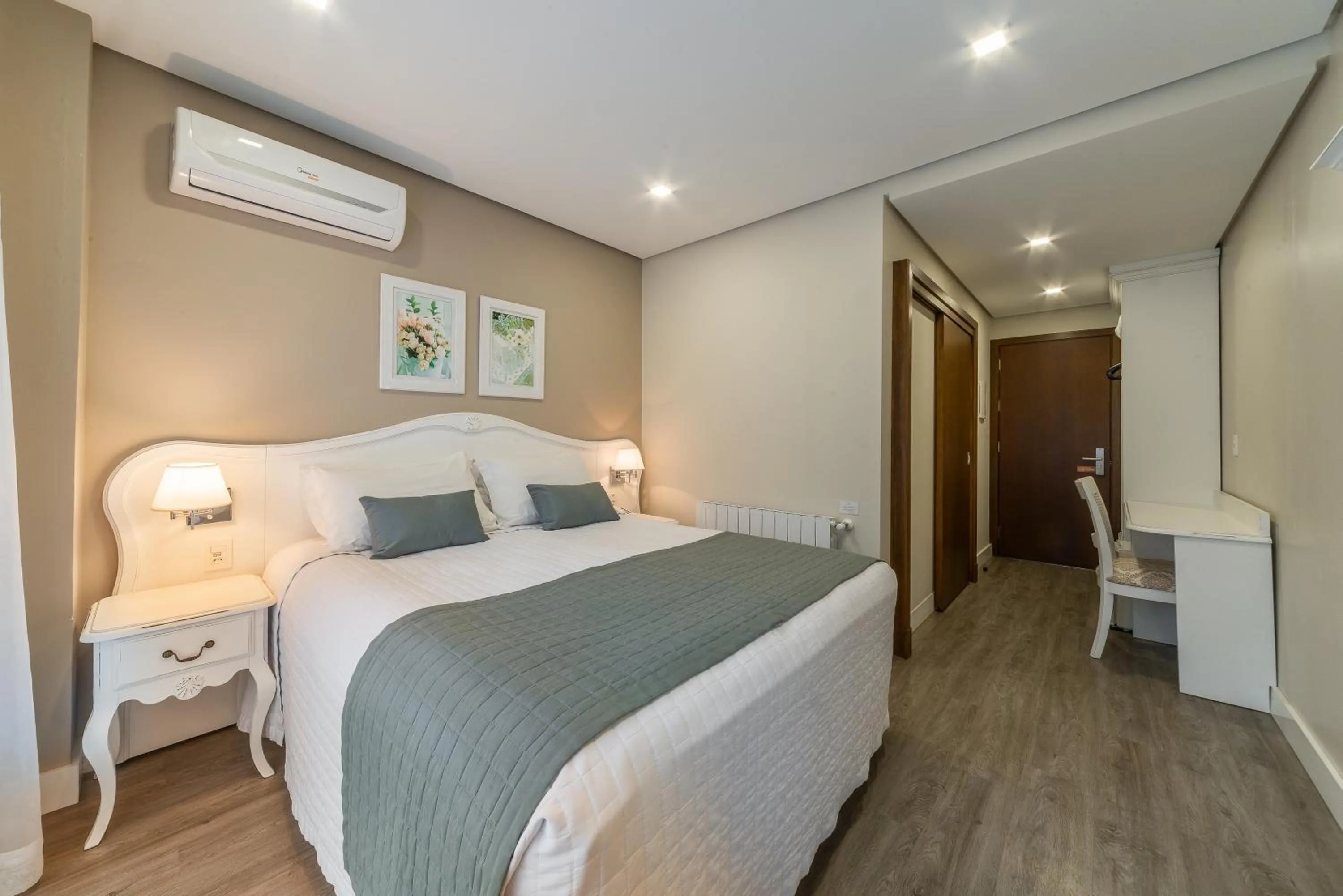 Bed in Hotel Monte Felice Bosque