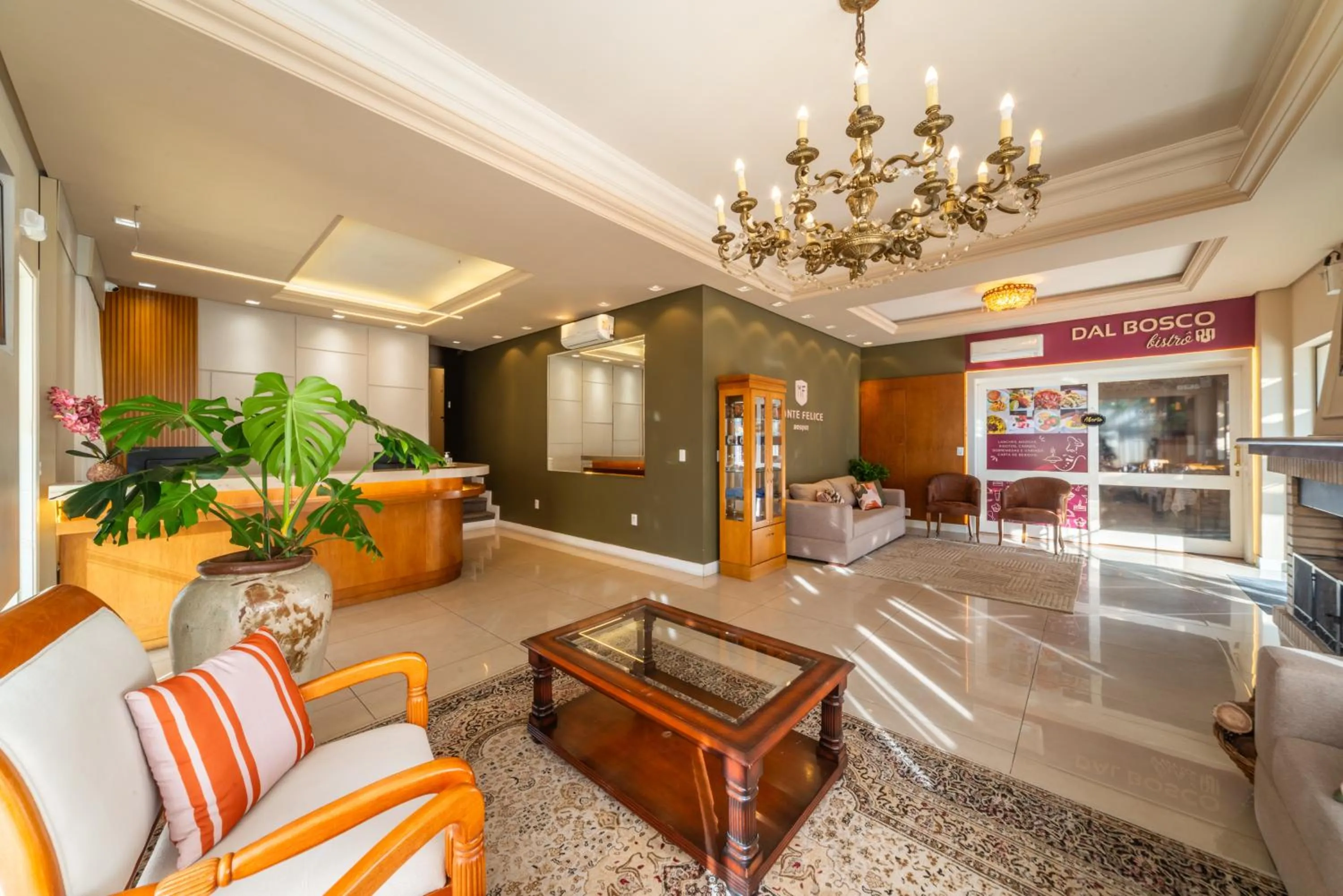 Living room in Hotel Monte Felice Bosque