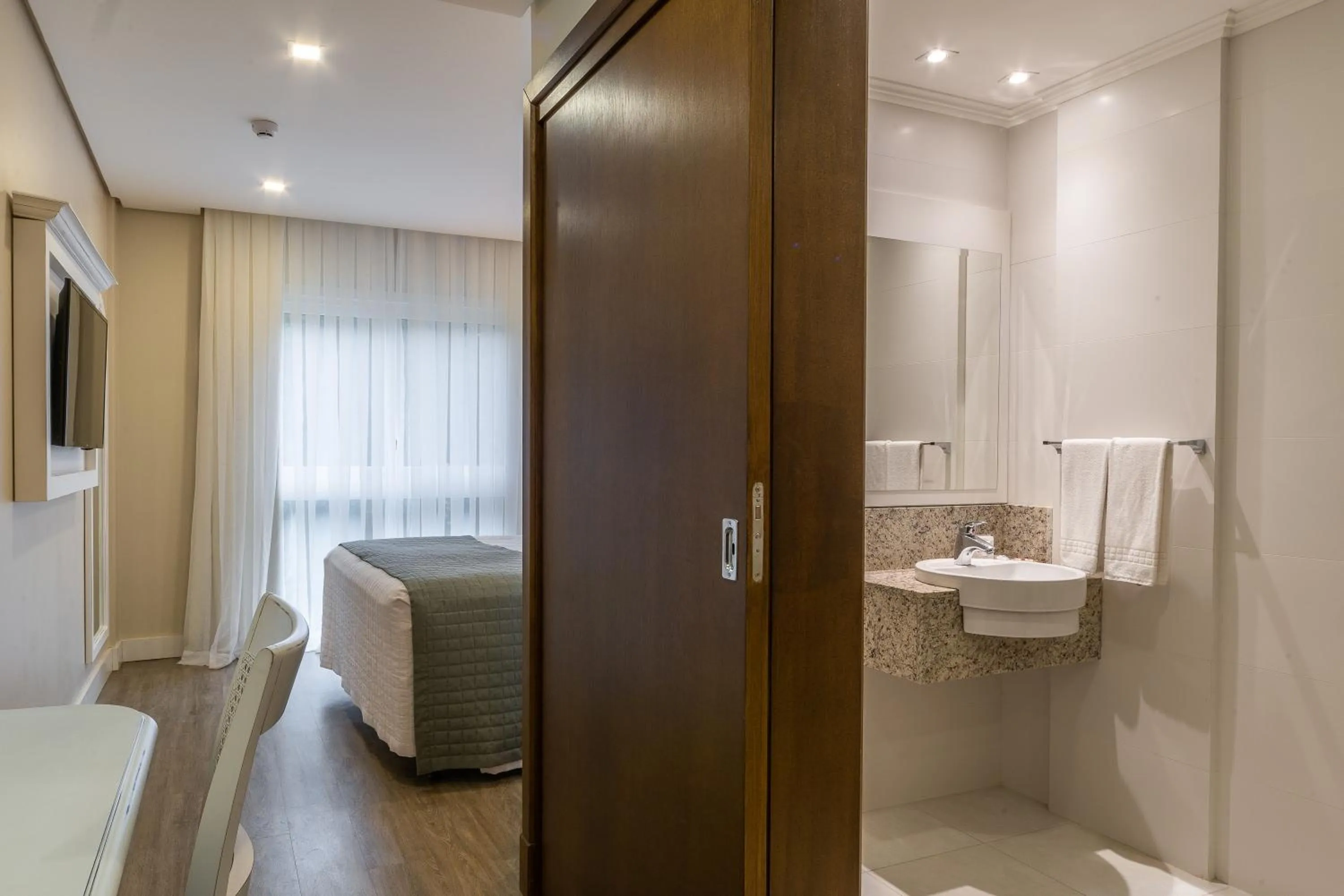 Bed in Hotel Monte Felice Bosque