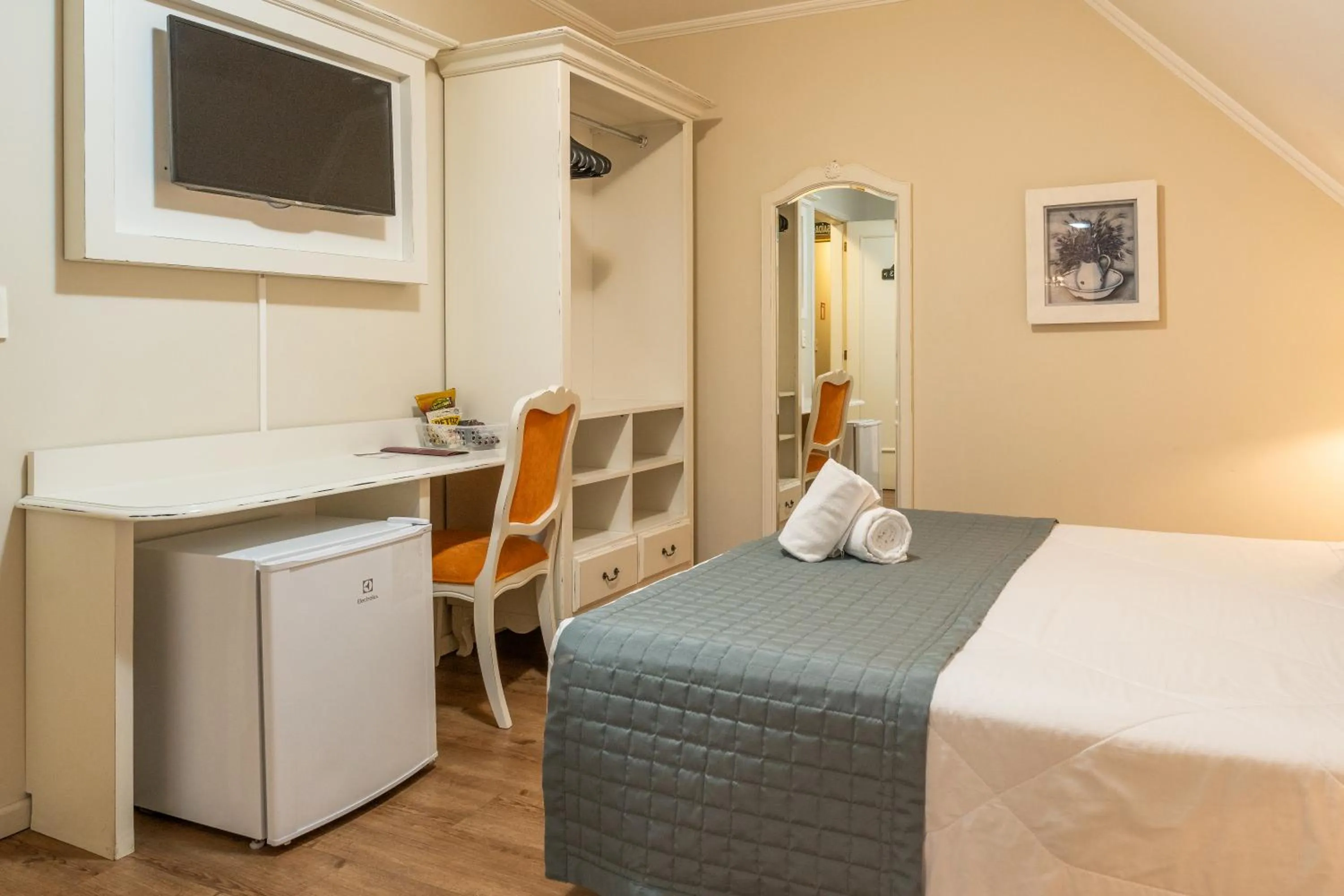 Bed in Hotel Monte Felice Bosque