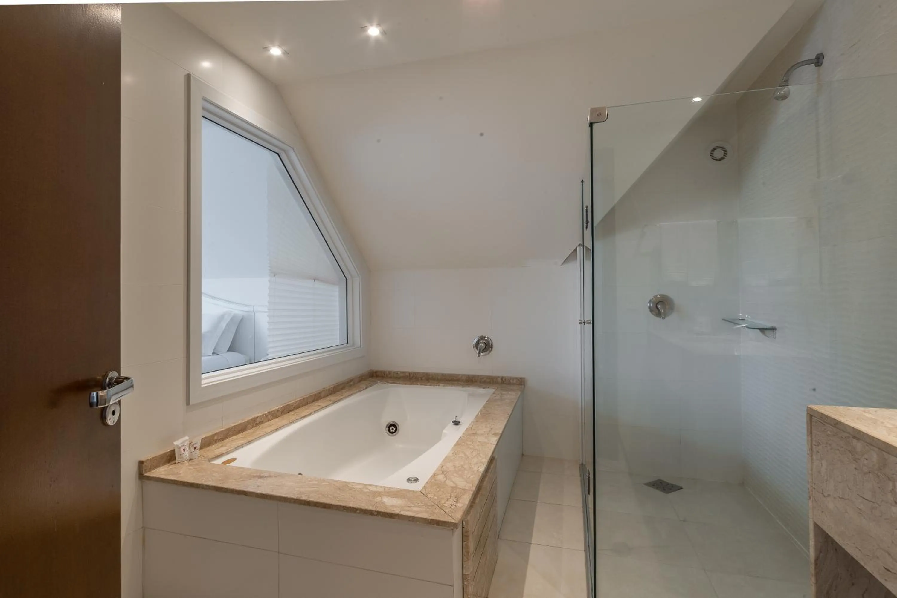 Hot Tub in Hotel Monte Felice Bosque