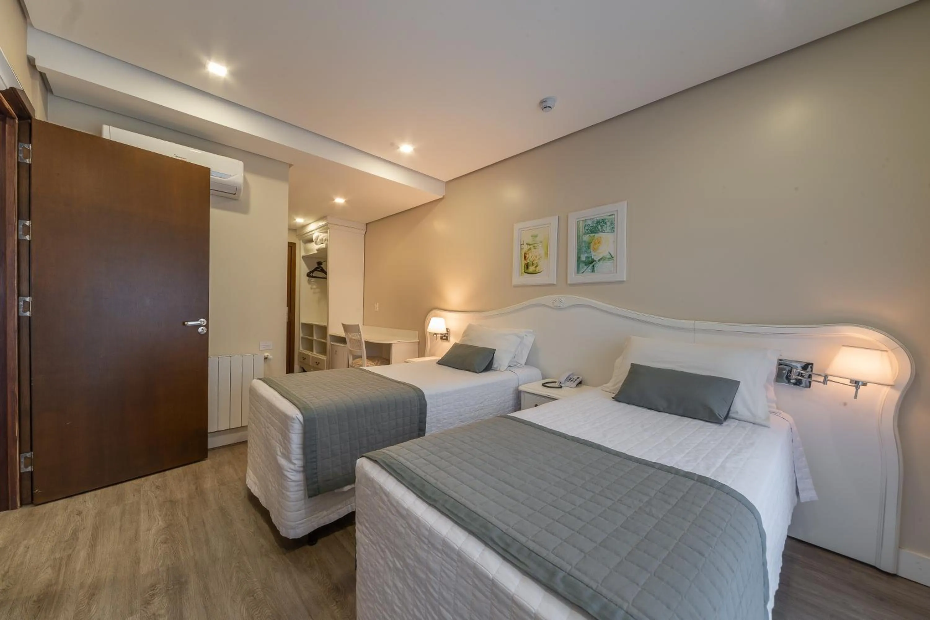 Bed in Hotel Monte Felice Bosque