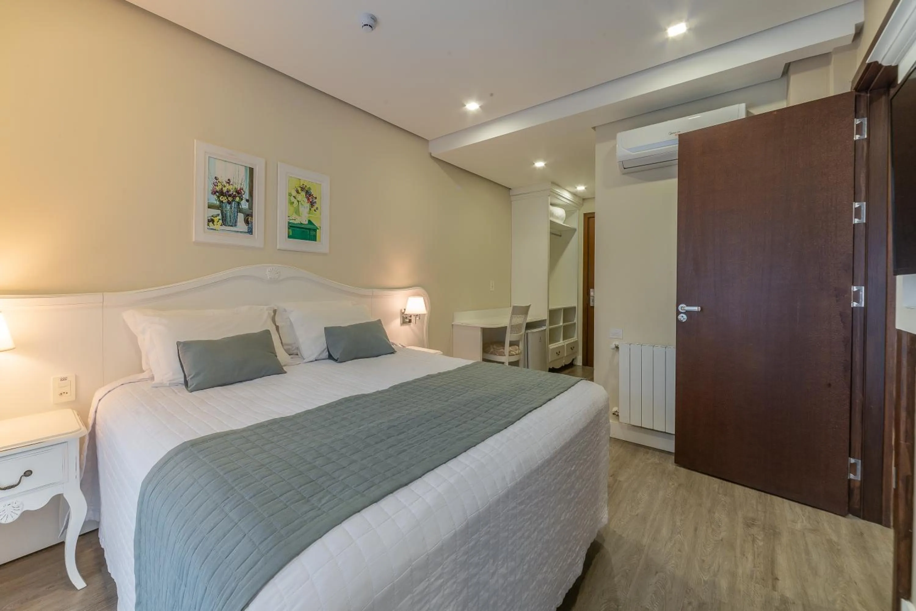 Bed in Hotel Monte Felice Bosque