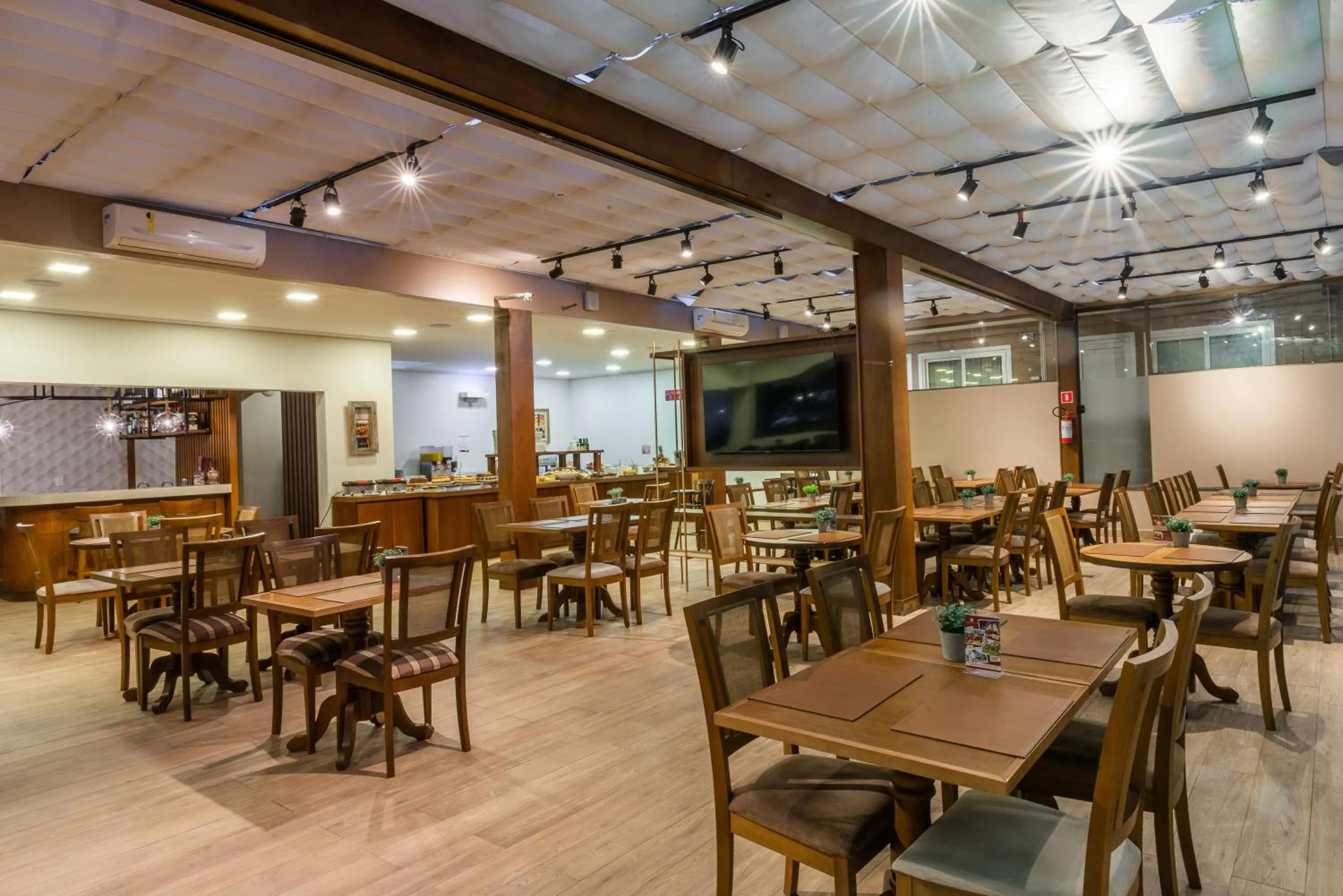 Restaurant/places to eat in Hotel Monte Felice Bosque