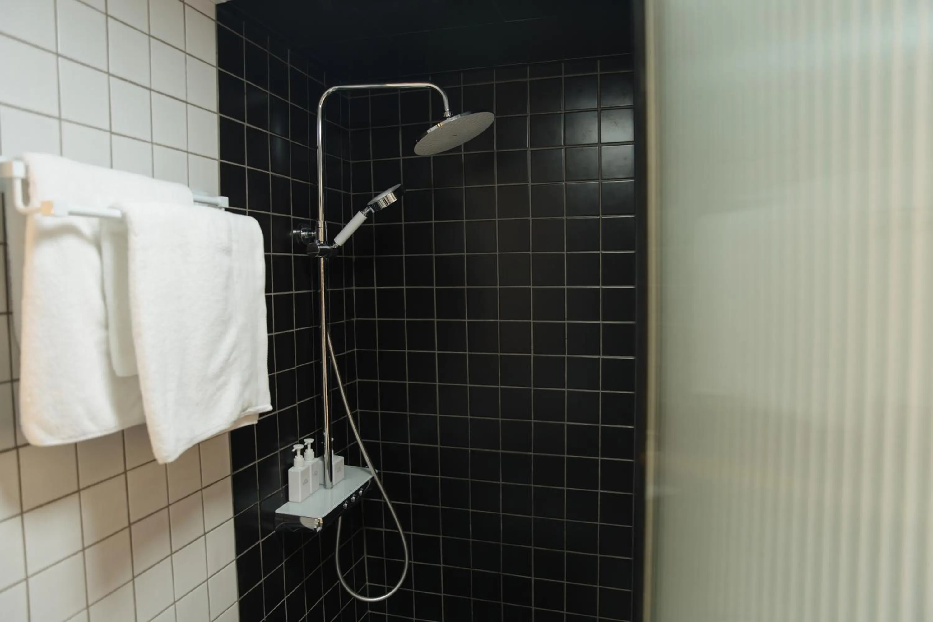 Shower in City Park Hotel