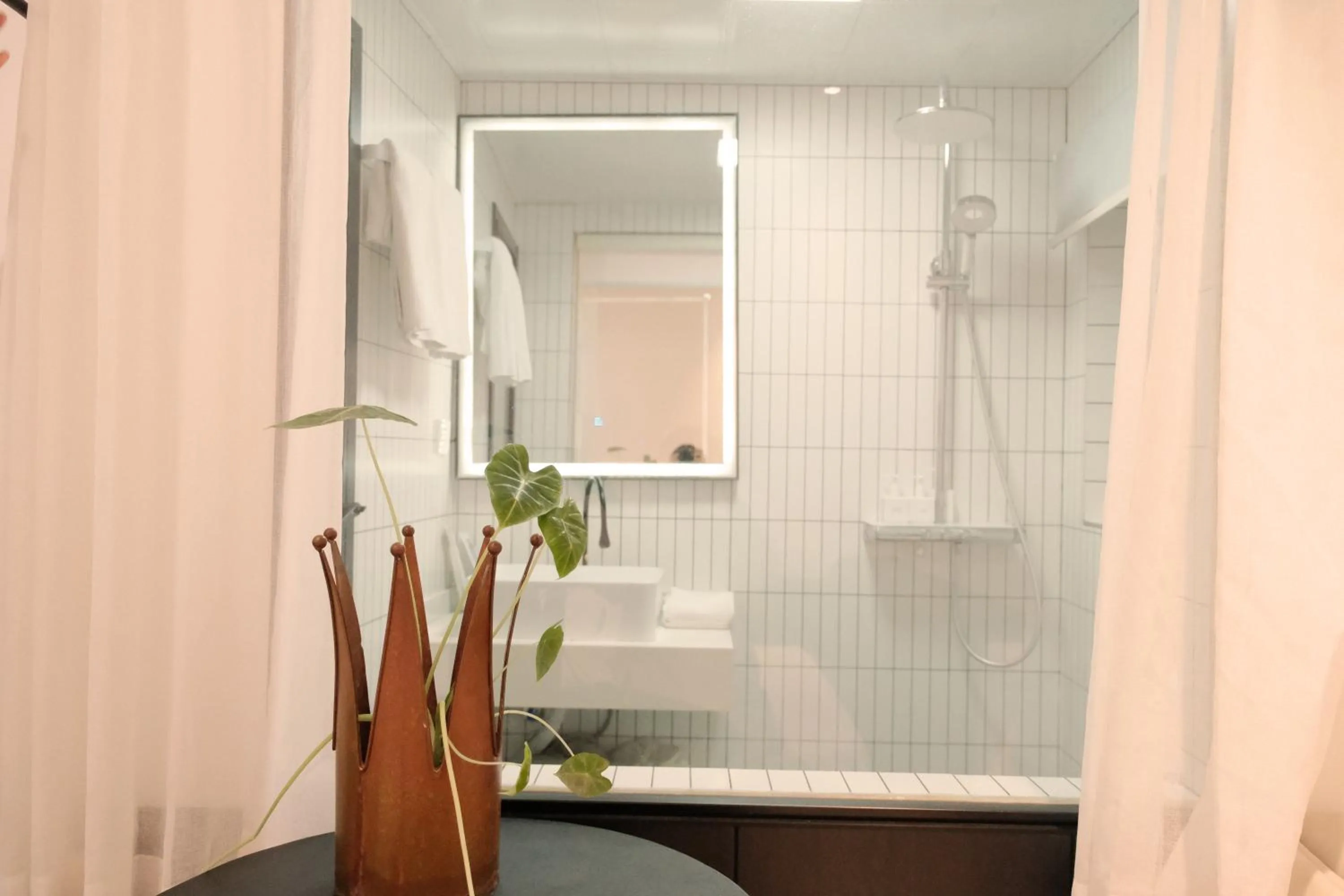 Shower in City Park Hotel