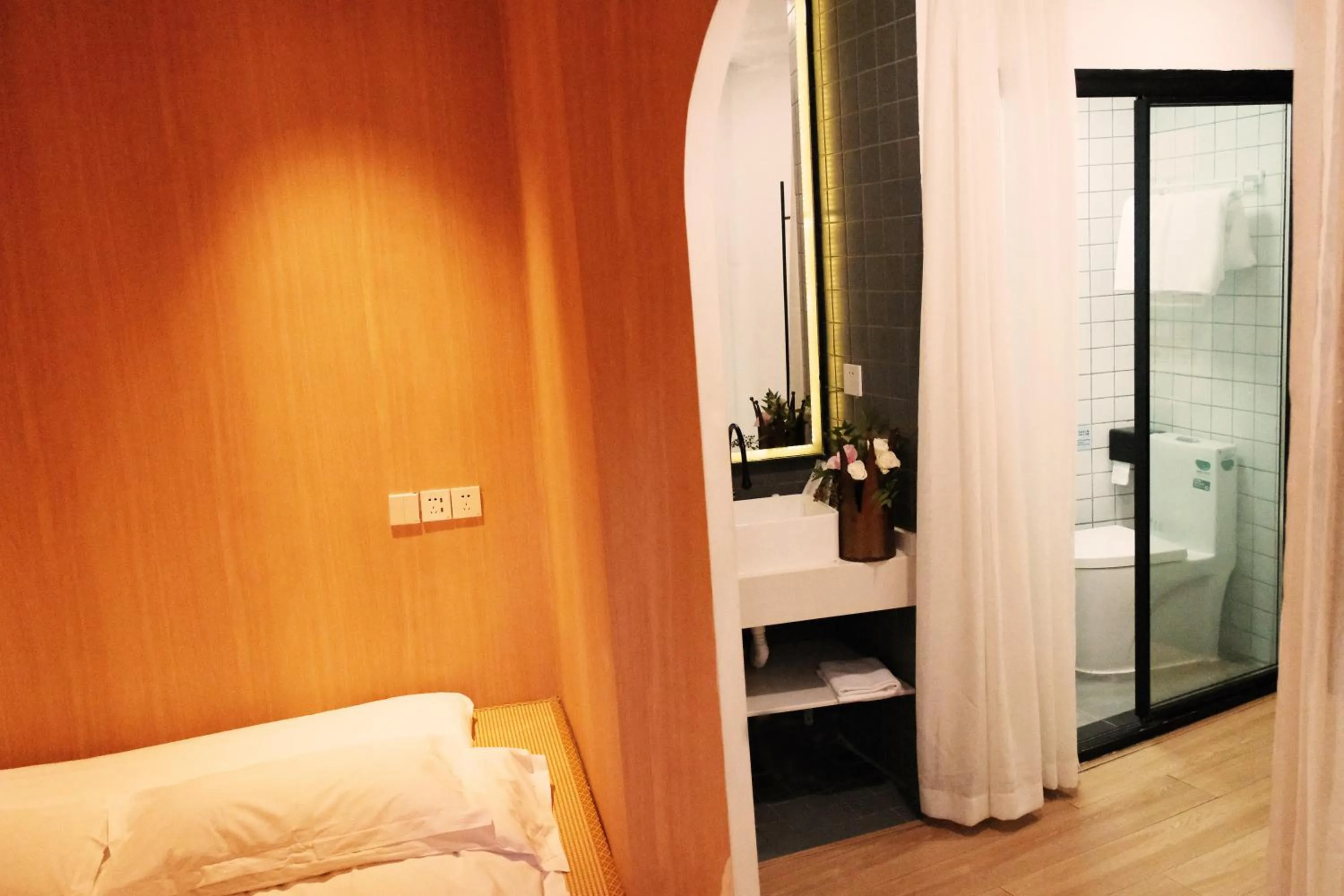 Bedroom in City Park Hotel