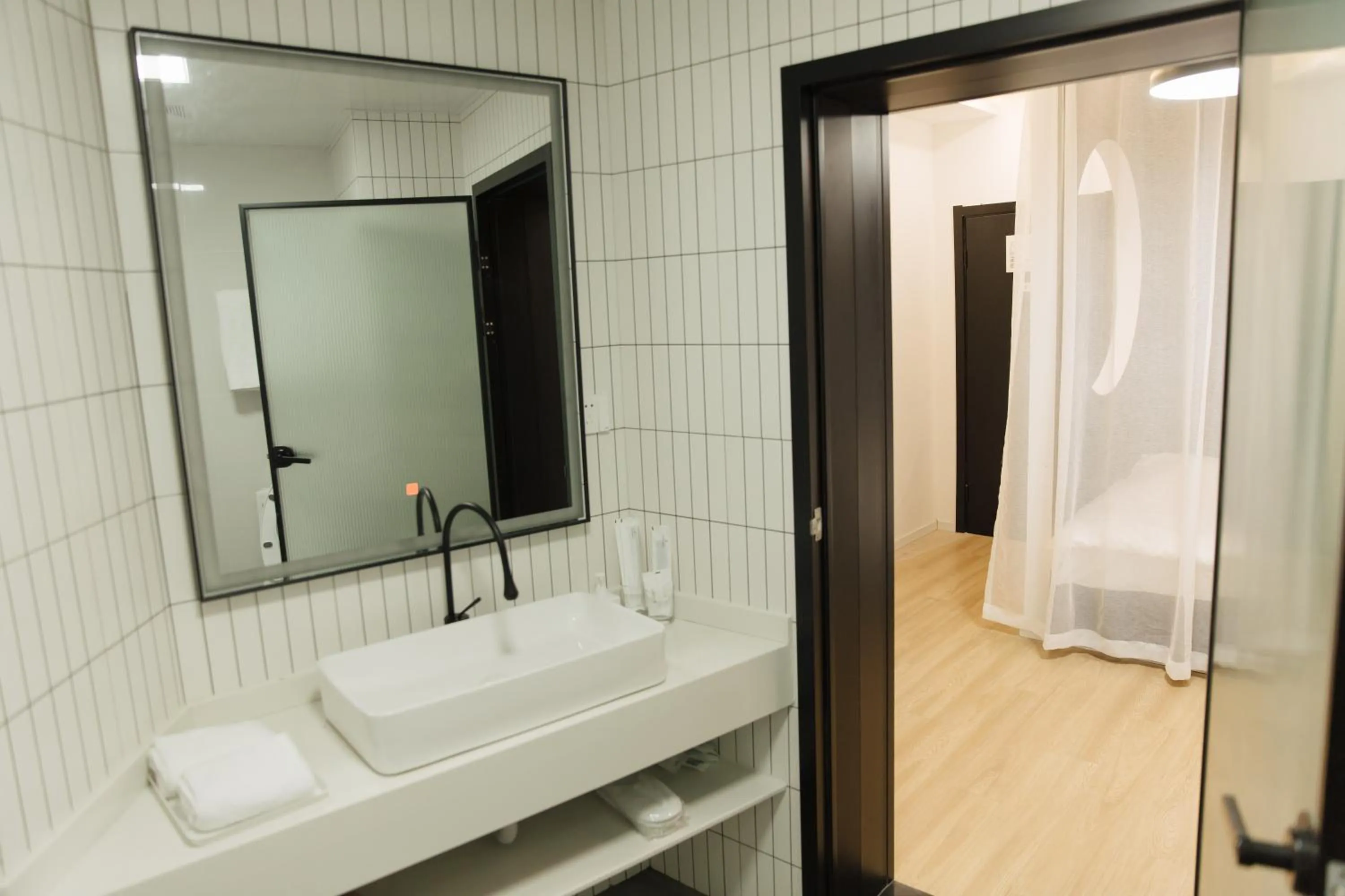 Shower in City Park Hotel