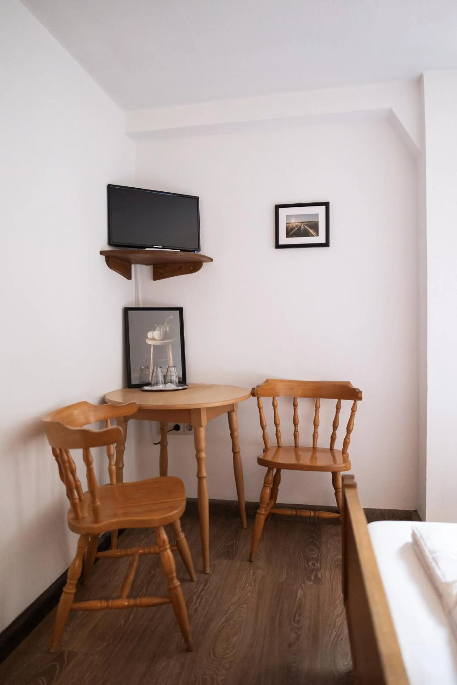 TV and multimedia in Gasthof zum goldenen Schiff - Historisches Hotel mit Frühstück & Self-Check-in