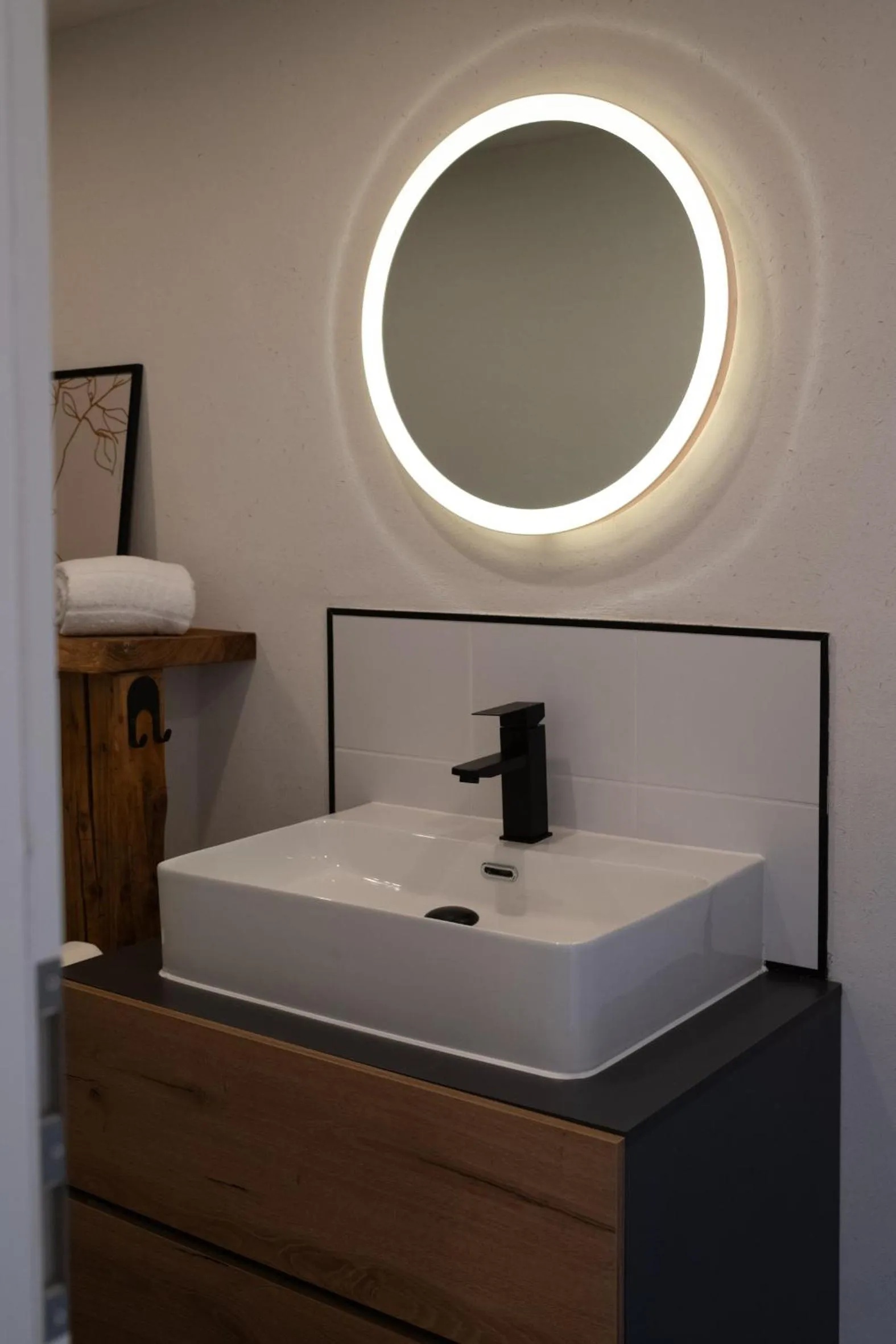 Bathroom in Gasthof zum goldenen Schiff - Historisches Hotel mit Frühstück & Self-Check-in