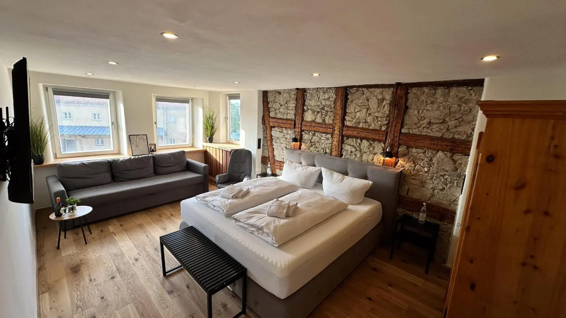 Gasthof zum goldenen Schiff - Historisches Hotel mit Frühstück & Self-Check-in Gasthof zum goldenen Schiff - Historisches Hotel mit Frühstück & Self-Check-in