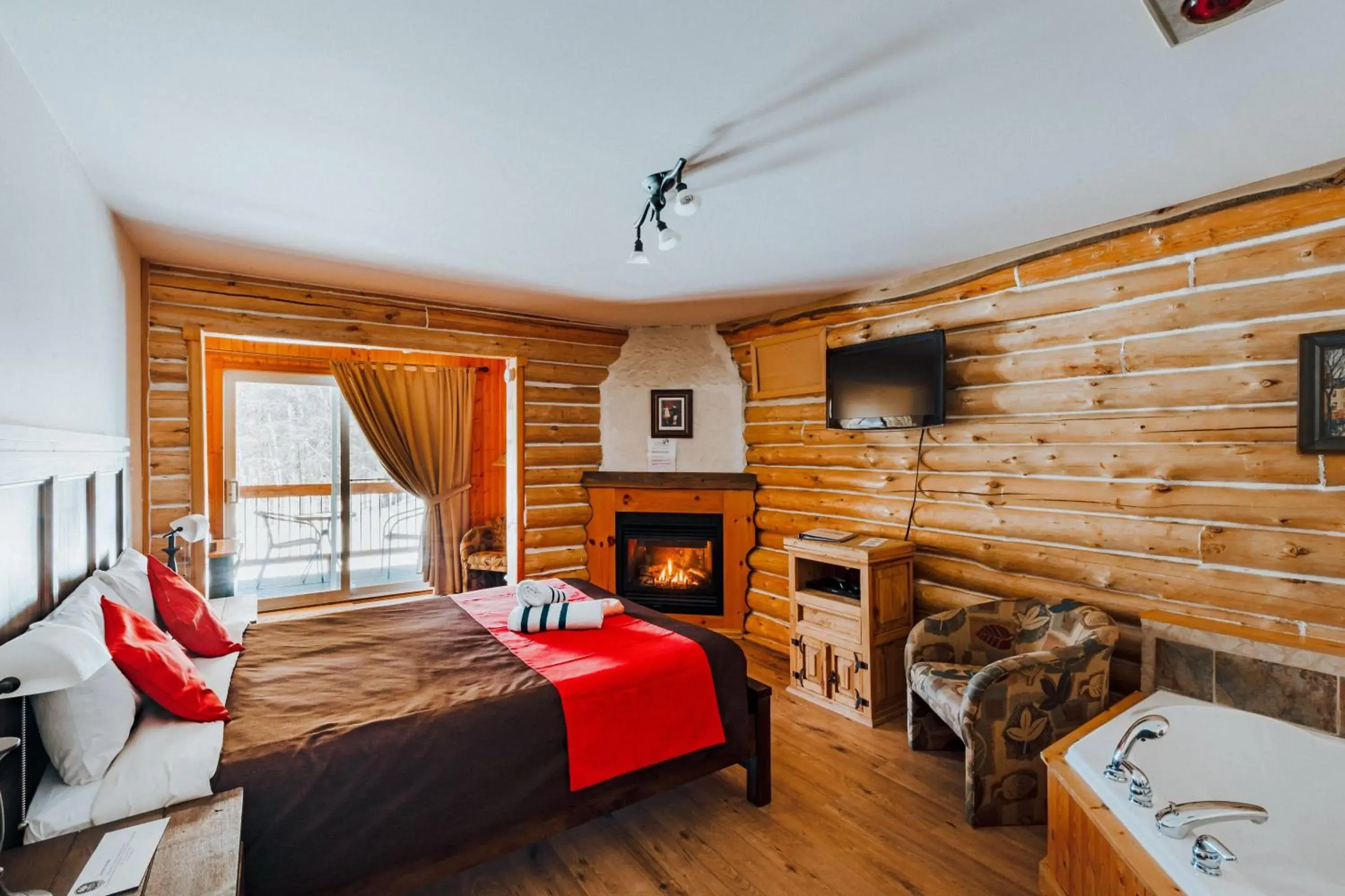 Superior Queen Room in Auberge Du Vieux Moulin Superior Queen Room in Auberge Du Vieux Moulin