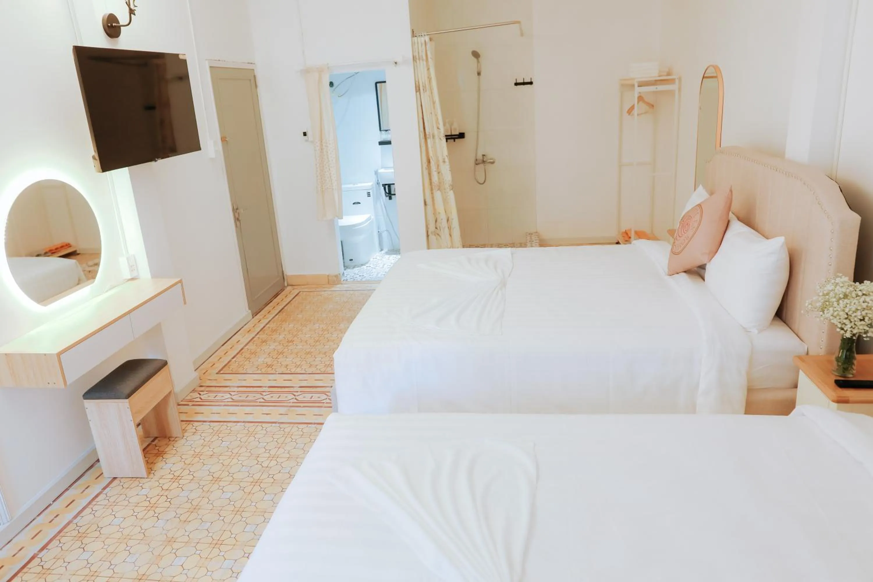 Bedroom in LA VIE EN ROSE 2 Hotel